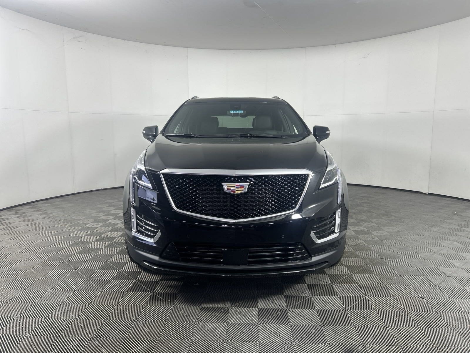 2025 Cadillac XT5 Sport photo 2