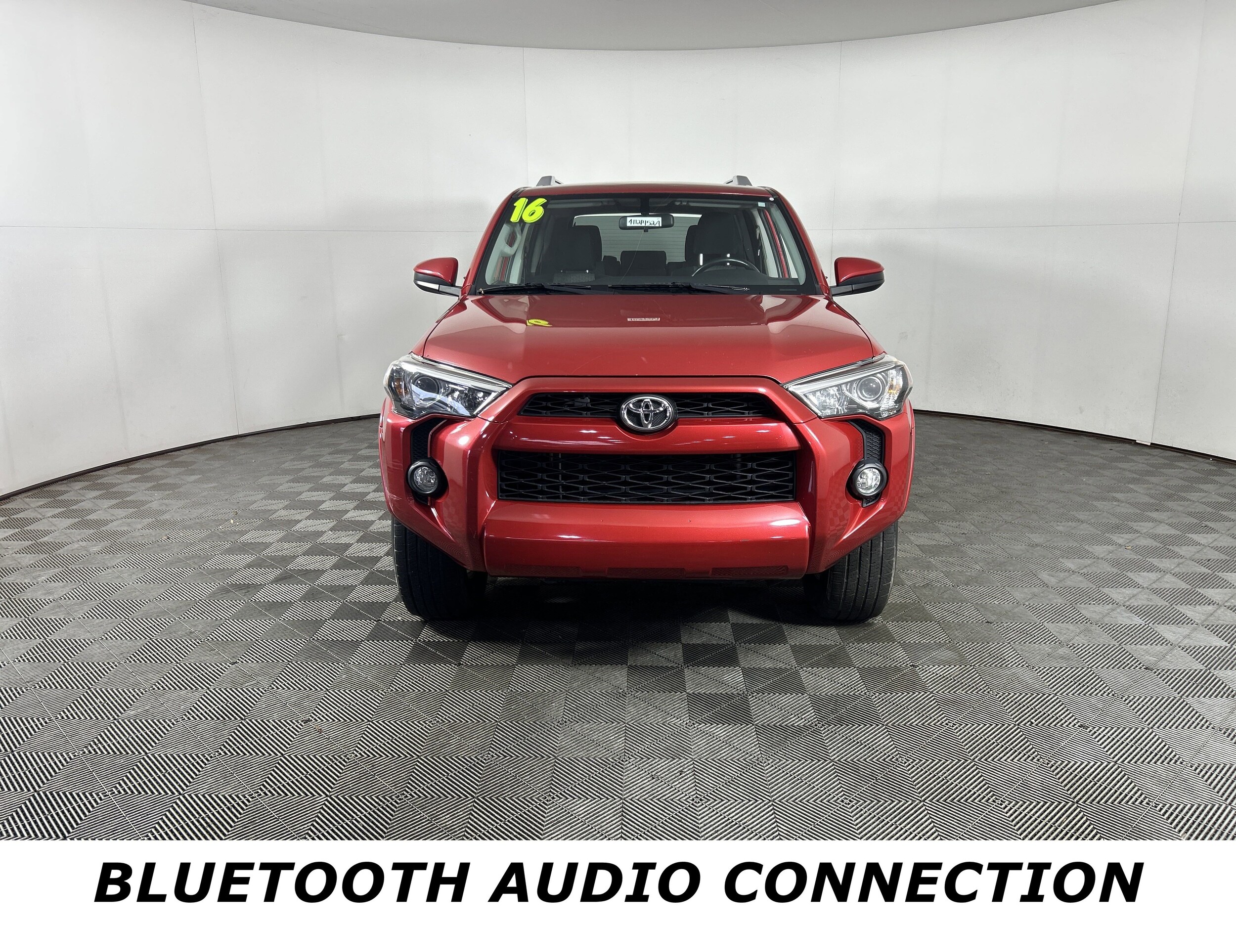 2016 Toyota 4Runner 4WD V6 SR5 photo 2