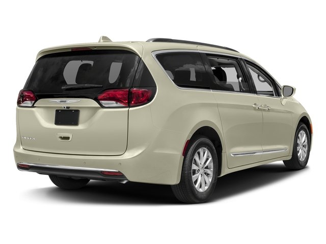 2017 Chrysler Pacifica Limited photo 2