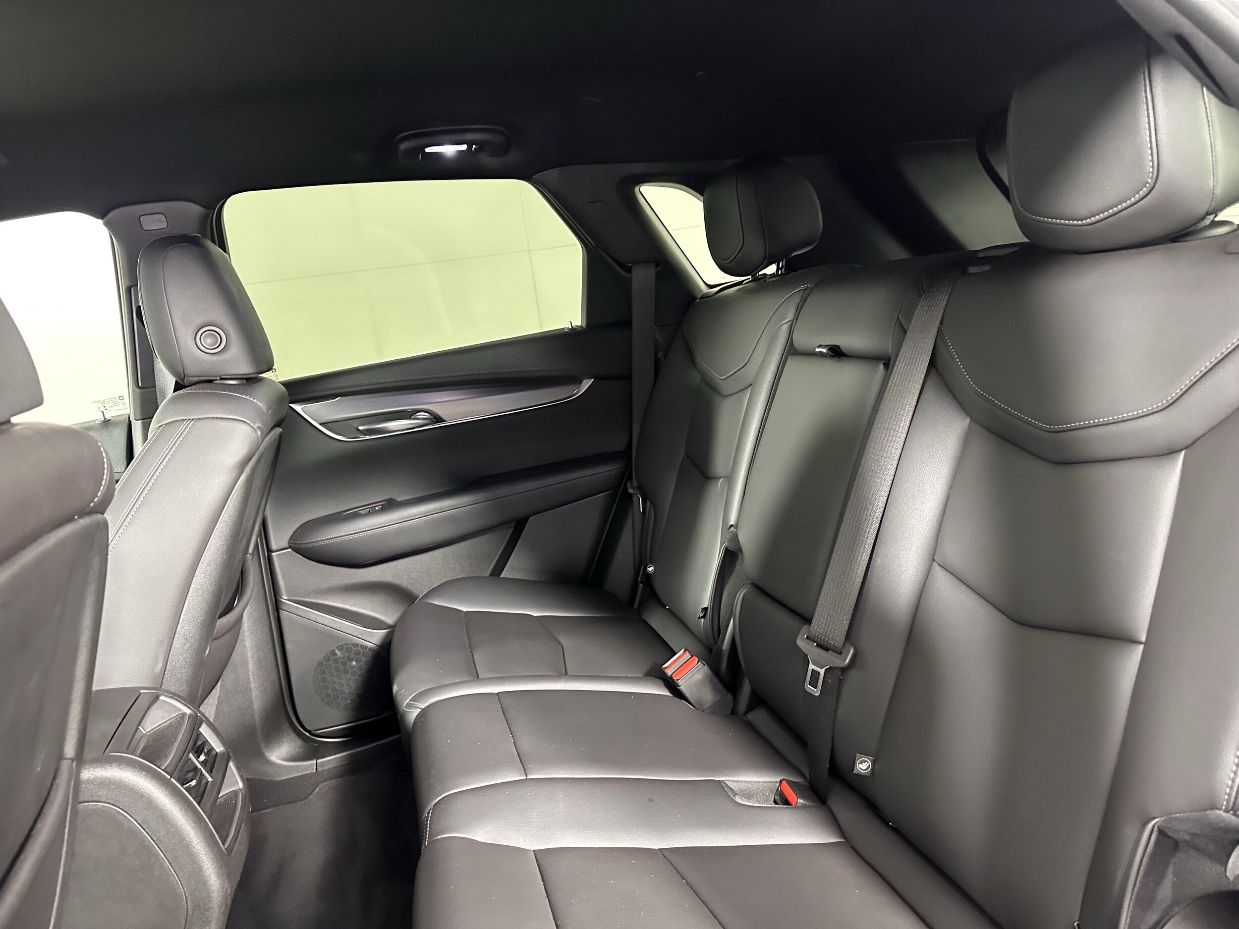 2023 Cadillac XT5 Luxury photo 3