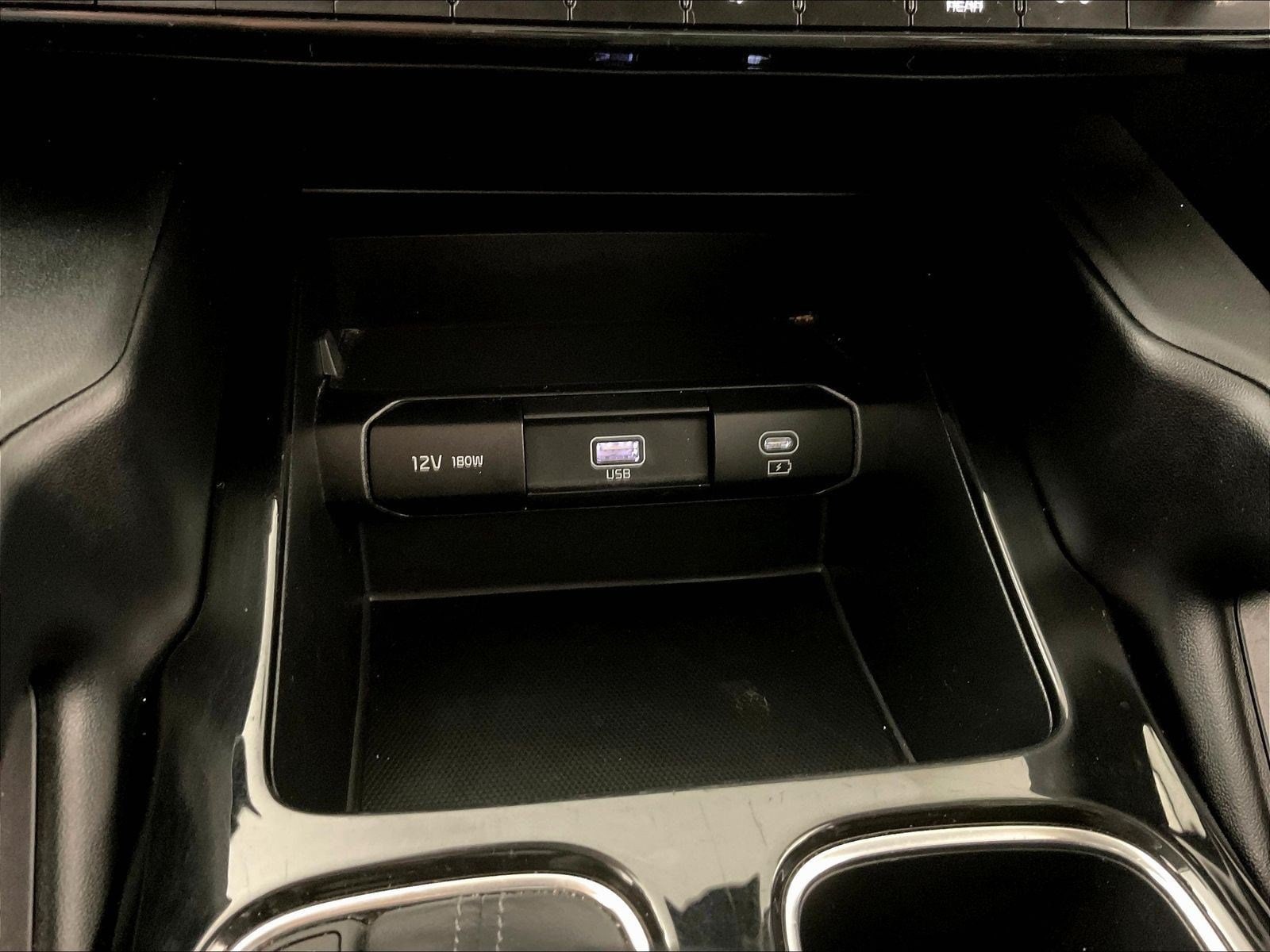 2024 Kia Telluride LX - Photo 19