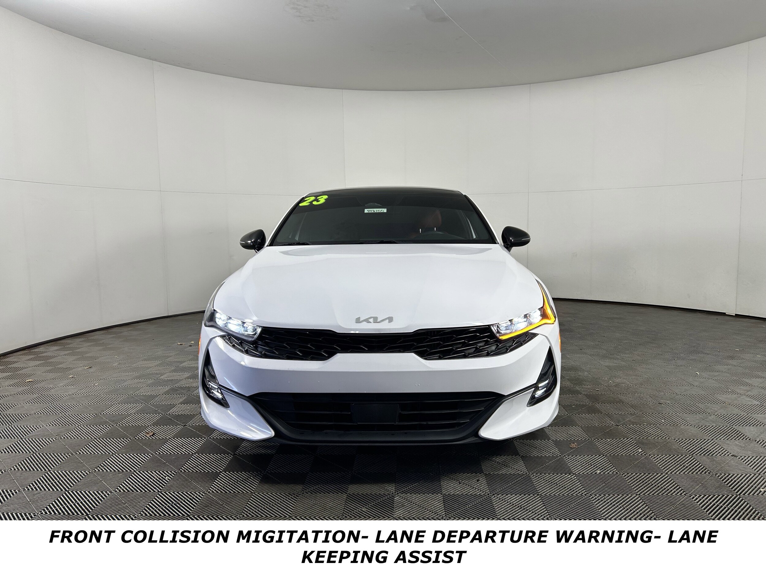 2023 Kia K5 GT-Line photo 2