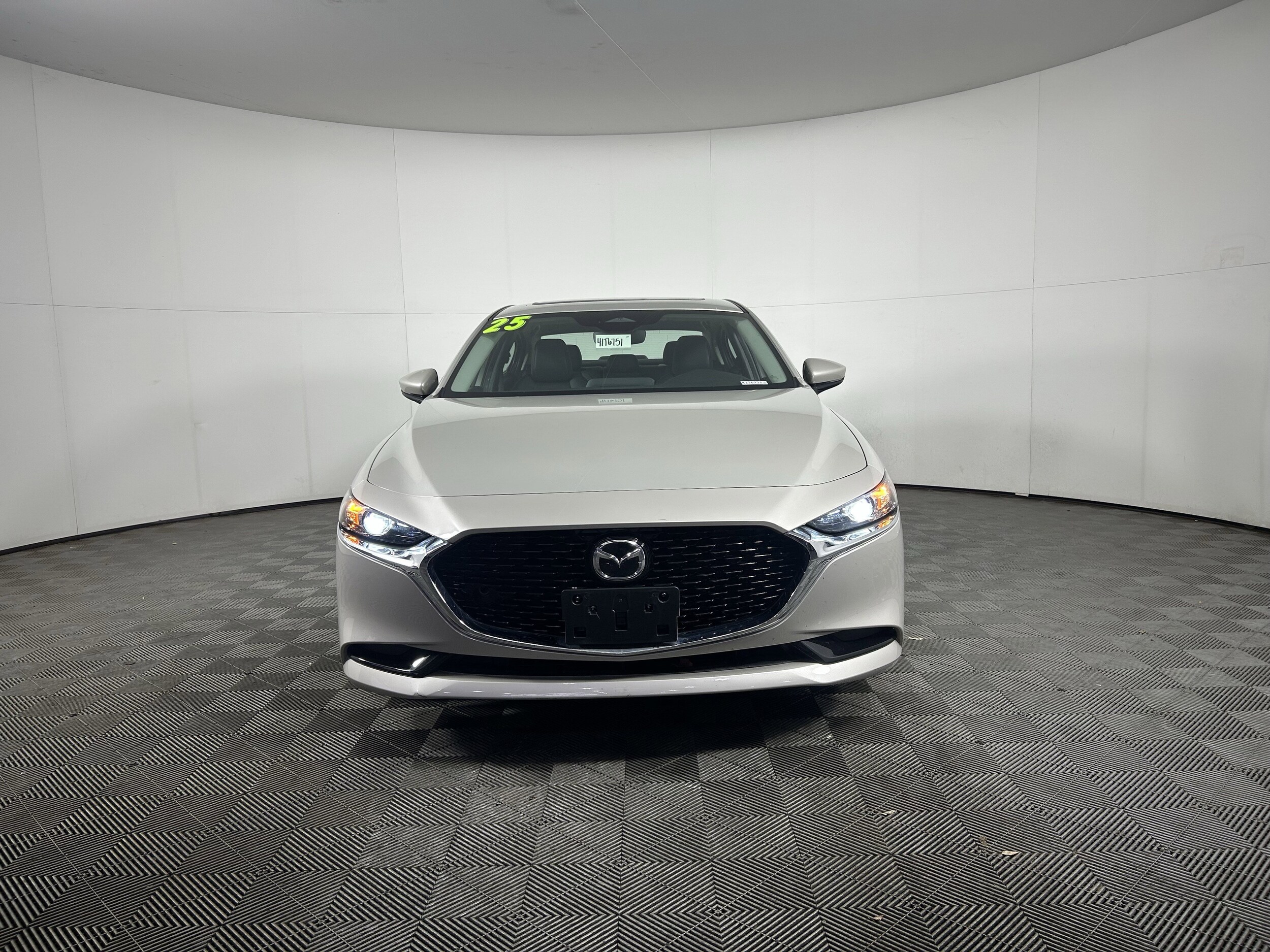 2025 Mazda Mazda3 Sedan 2.5 s Preferred photo 2