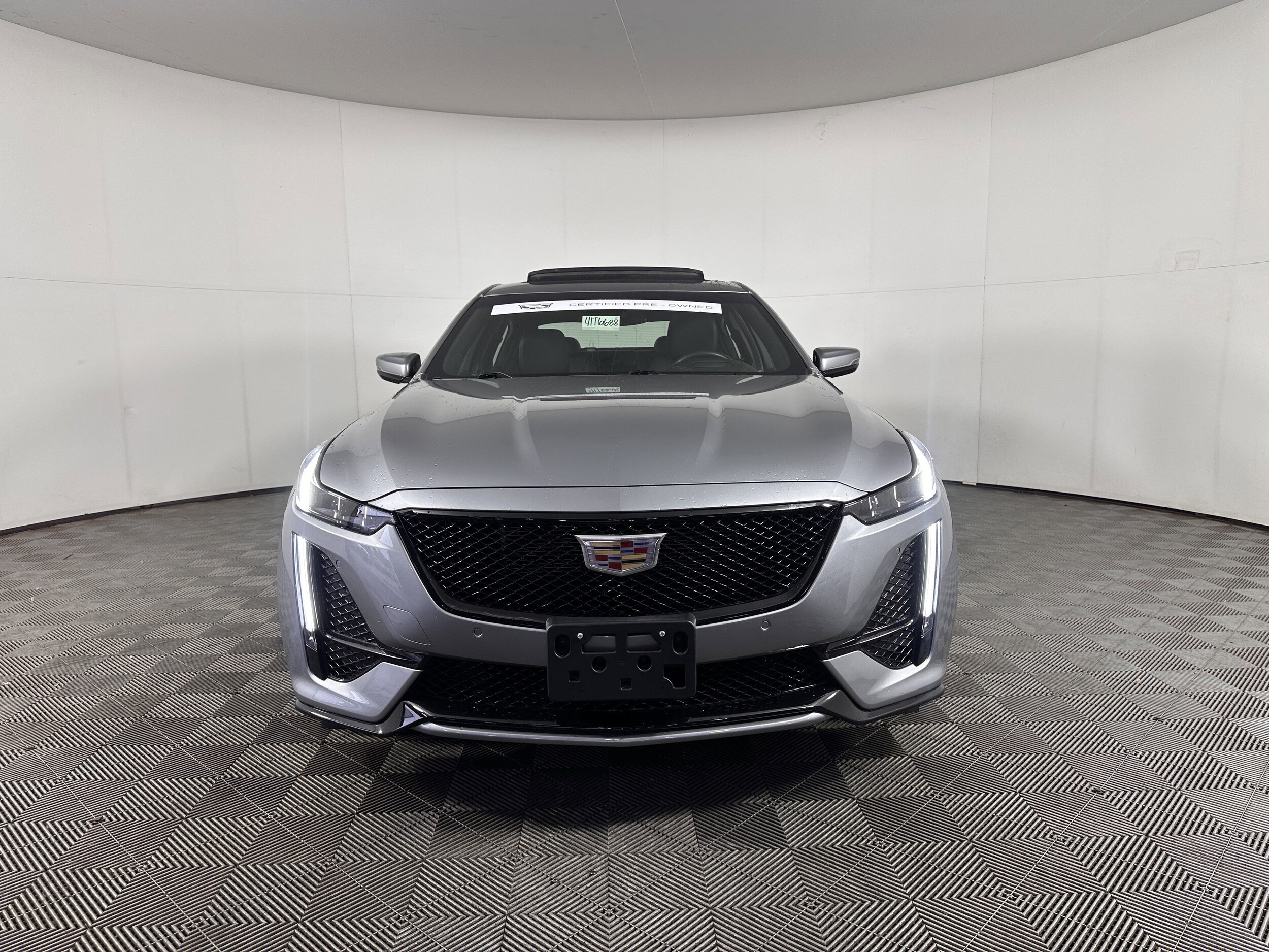 2024 Cadillac CT5 V photo 2