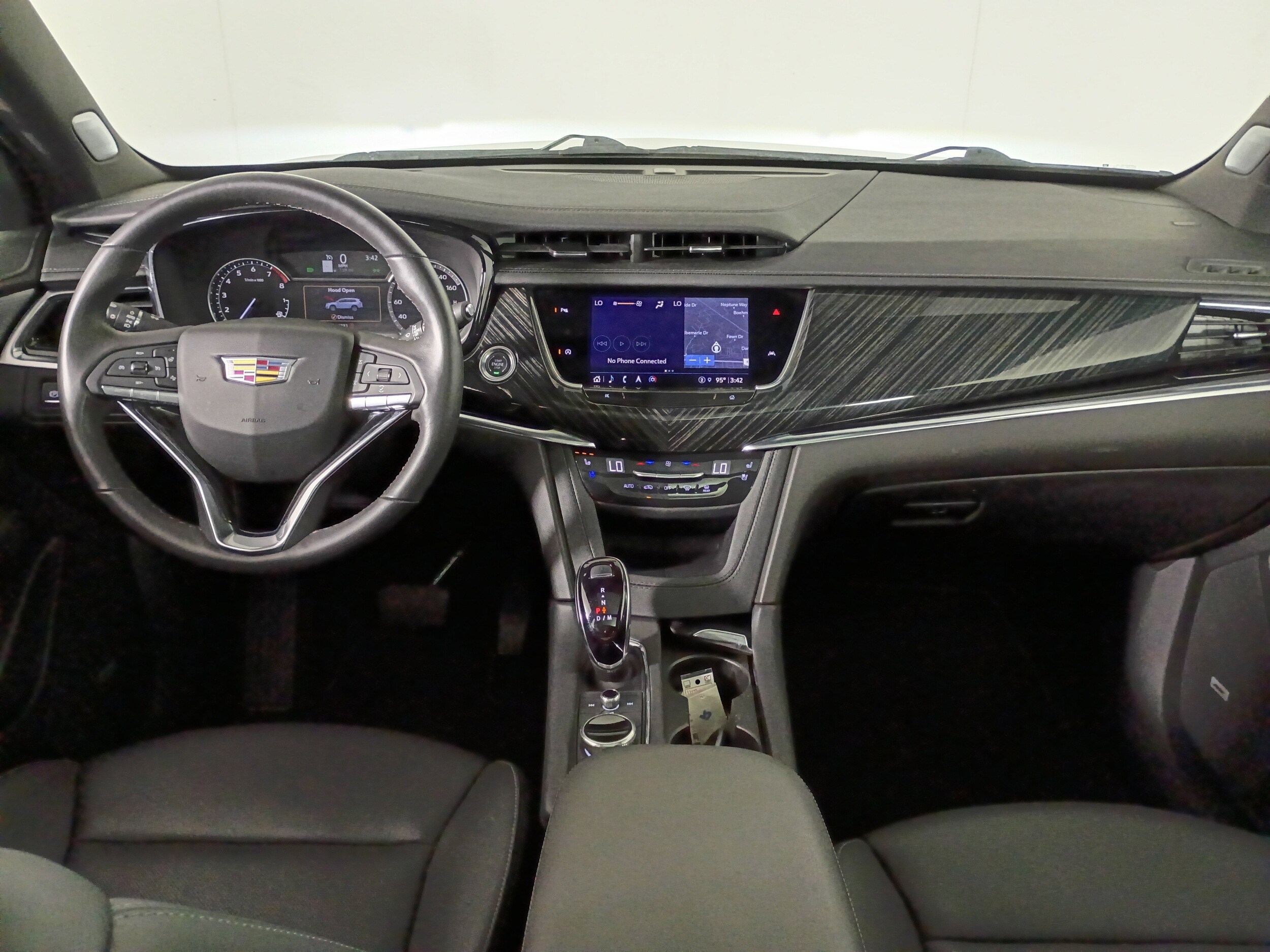 2025 Cadillac XT6 Premium Luxury photo 3