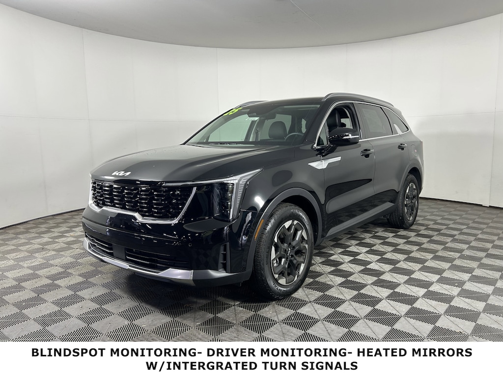 Used 2025 Kia Sorento S FWD SUV