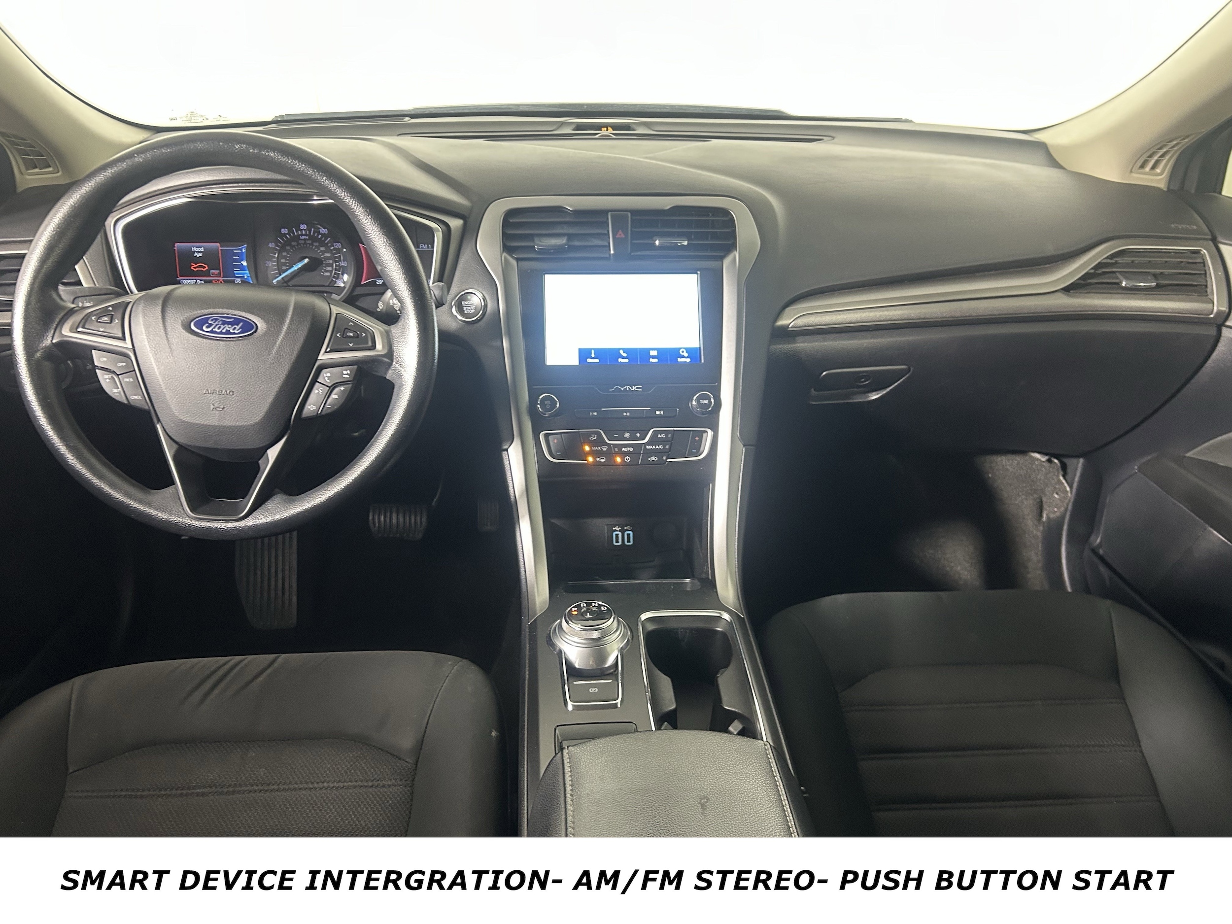 2020 Ford Fusion SE photo 3