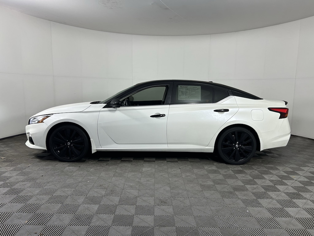 Used 2022 Nissan Altima 2.5 SR Sedan Sedan