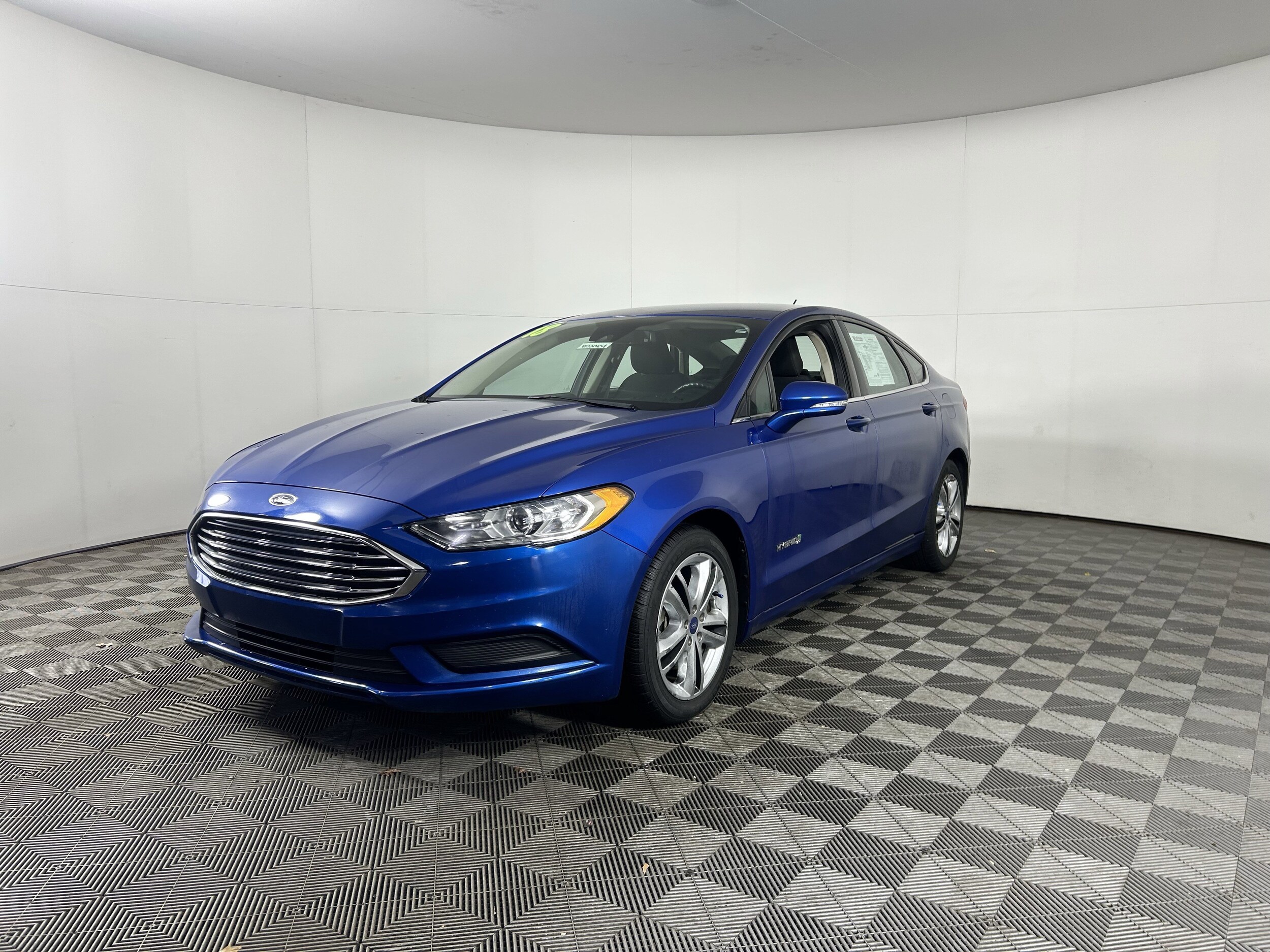 2018 Ford Fusion Hybrid SE photo 3