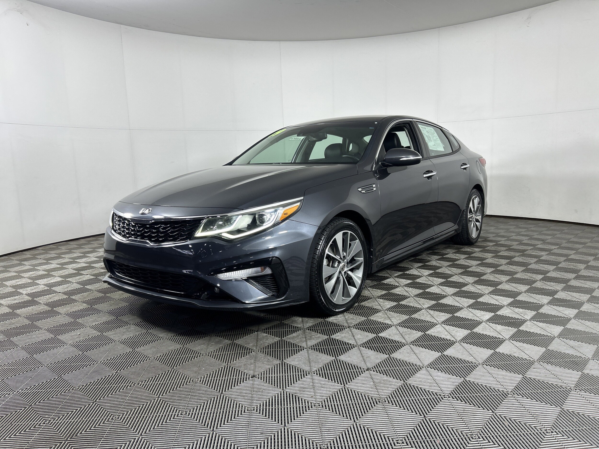 2019 Kia Optima S photo 3