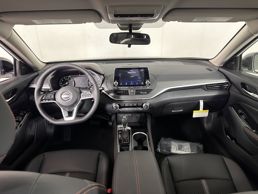 New 2025 Nissan Altima SR Sedan