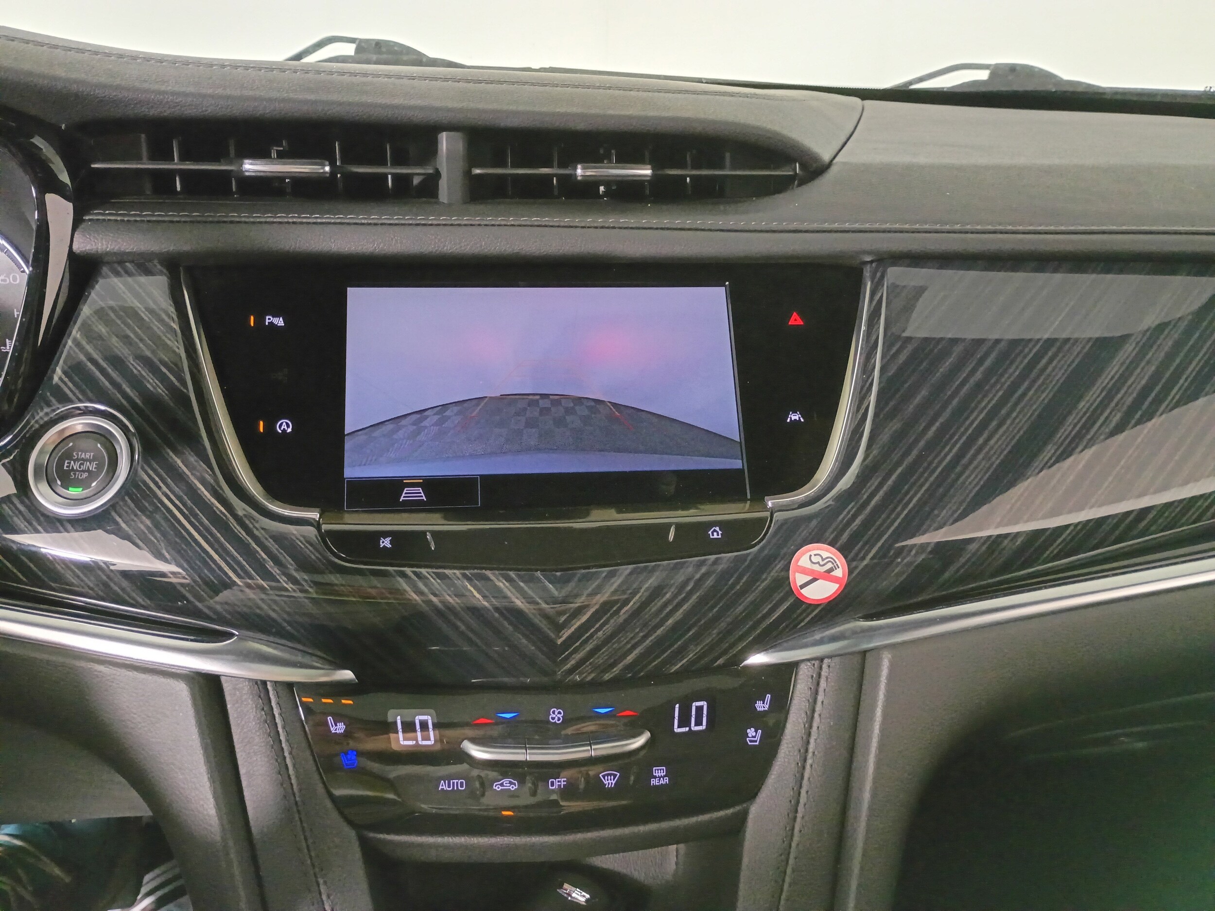 2025 Cadillac XT6 Premium Luxury photo 3