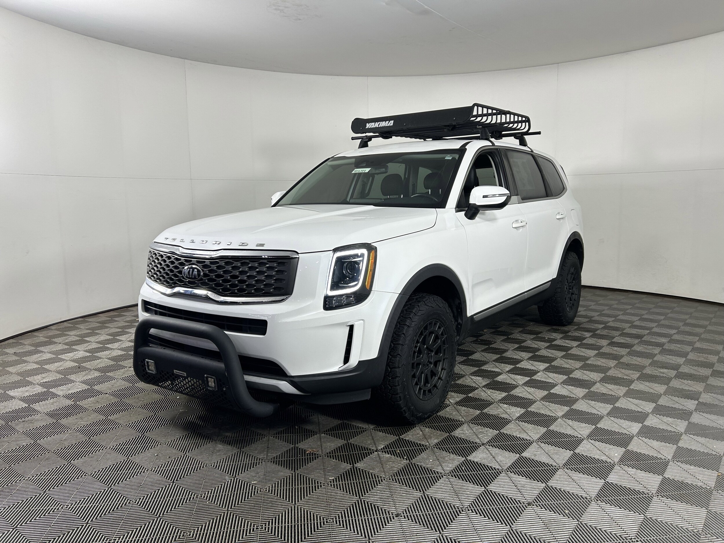 2020 Kia Telluride LX photo 2