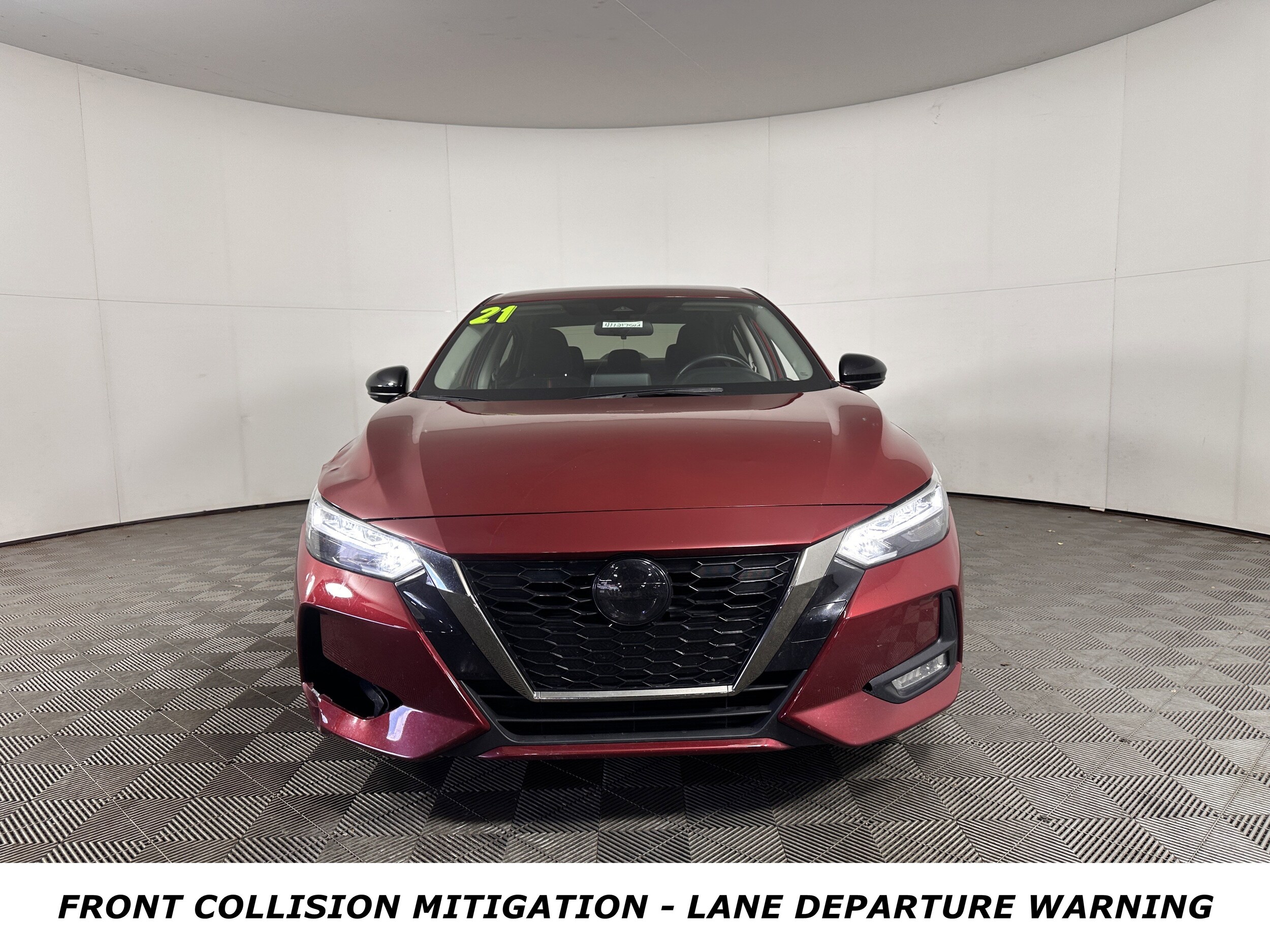 2021 Nissan Sentra SR photo 2