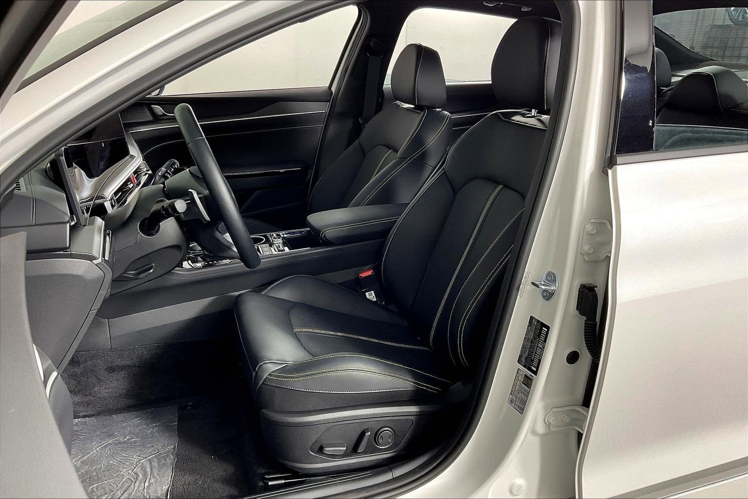 2026 Kia K5 GT - Photo 17