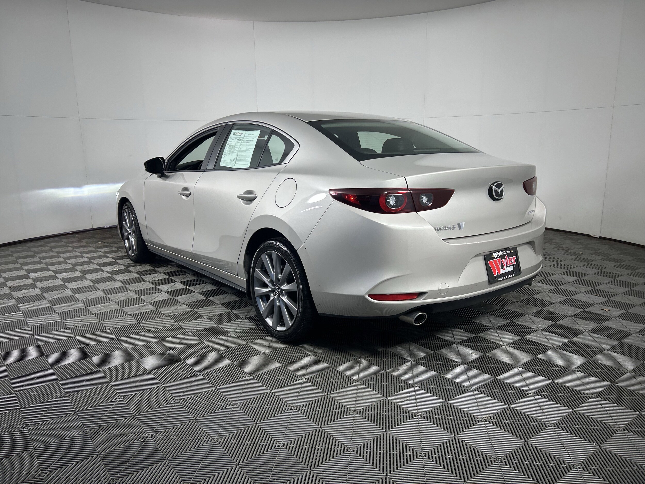 2025 Mazda Mazda3 Sedan 2.5 s Preferred photo 4
