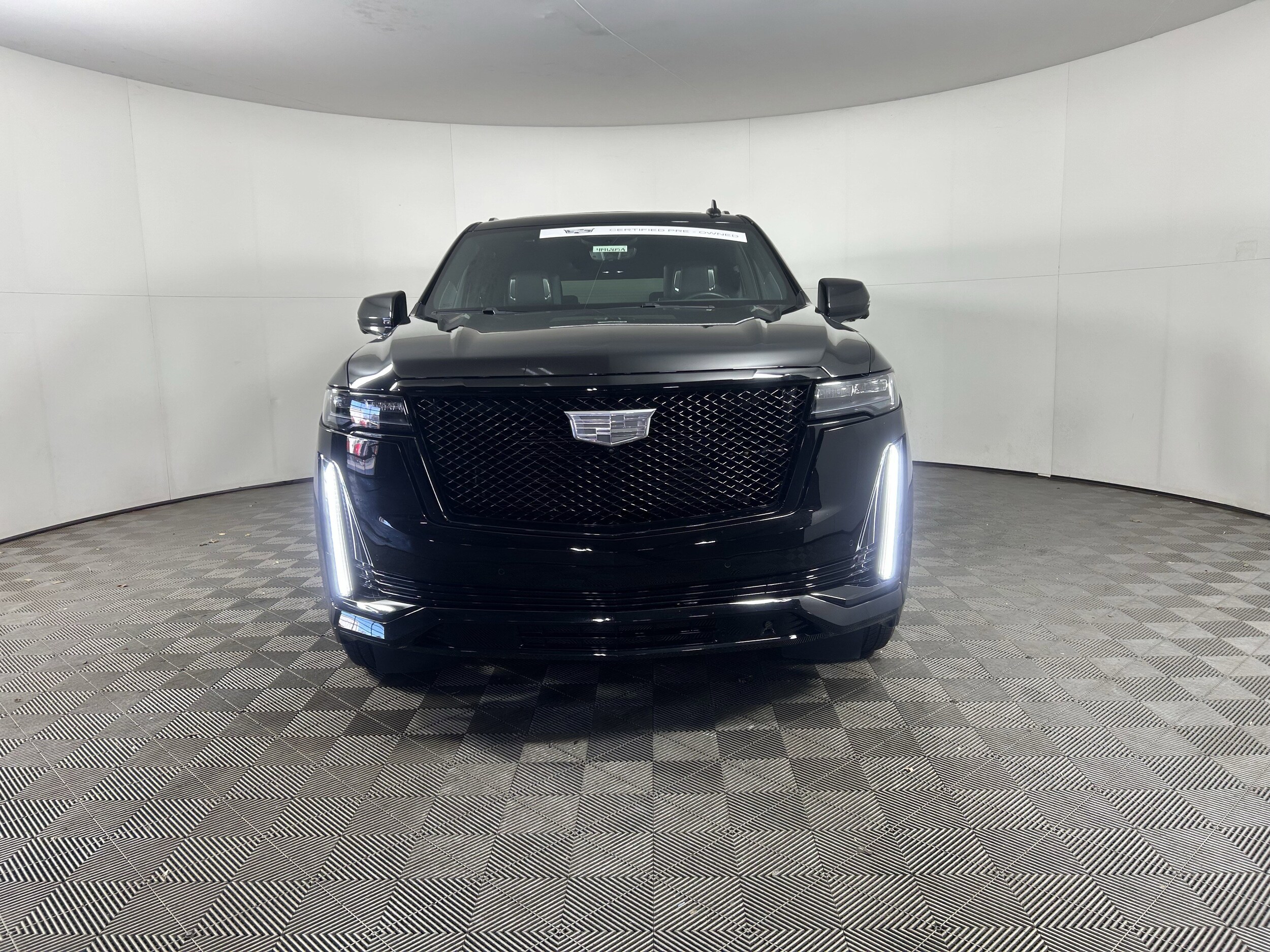 2023 Cadillac Escalade ESV Sport photo 2