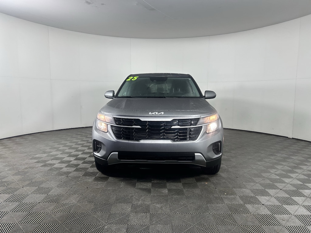 Used 2025 Kia Seltos LX IVT AWD SUV
