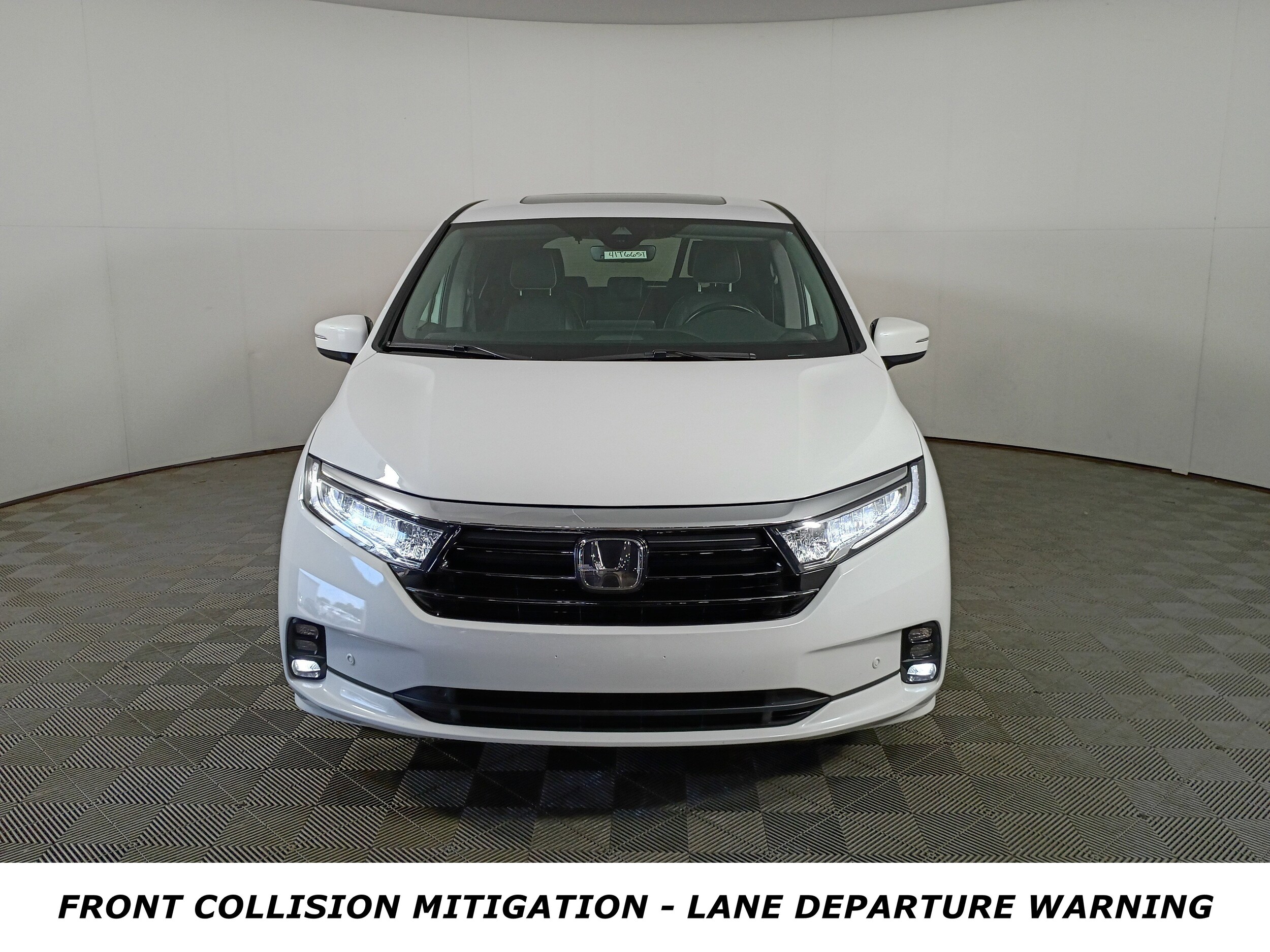 2024 Honda Odyssey Elite photo 2