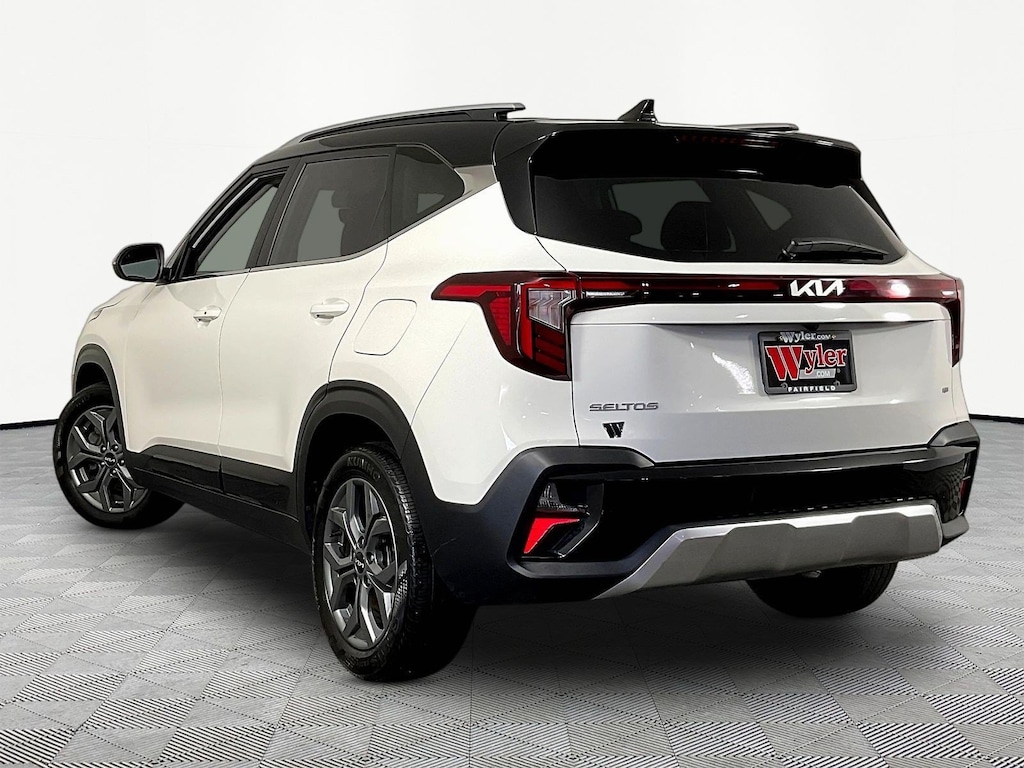 Used 2024 Kia Seltos S IVT AWD SUV