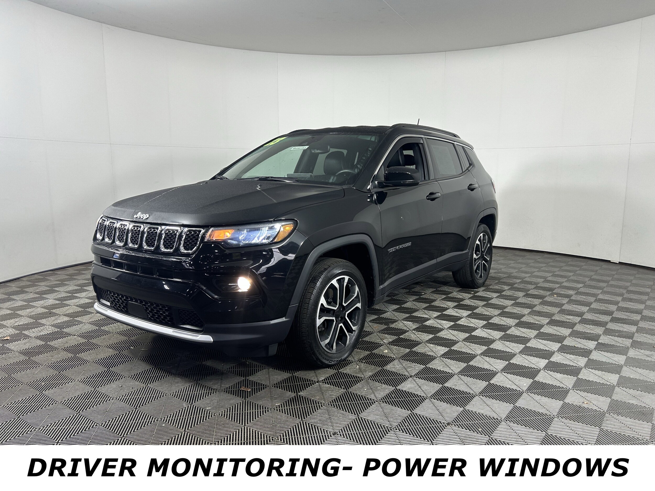 2023 Jeep Compass Limited photo 2