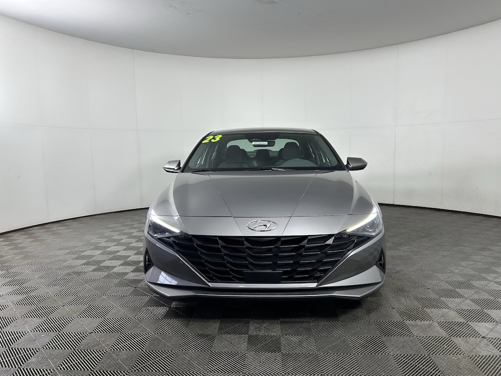 Used 2023 Hyundai Elantra SEL IVT Sedan
