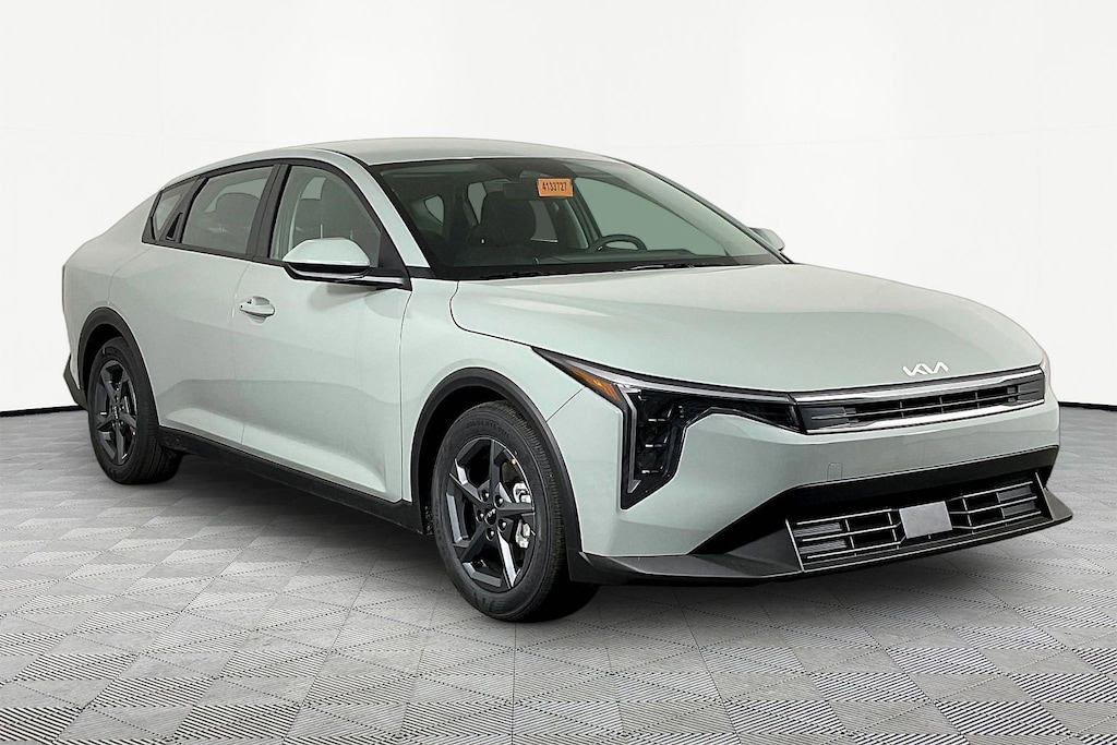 New 2026 Kia K4 LXS Sedan