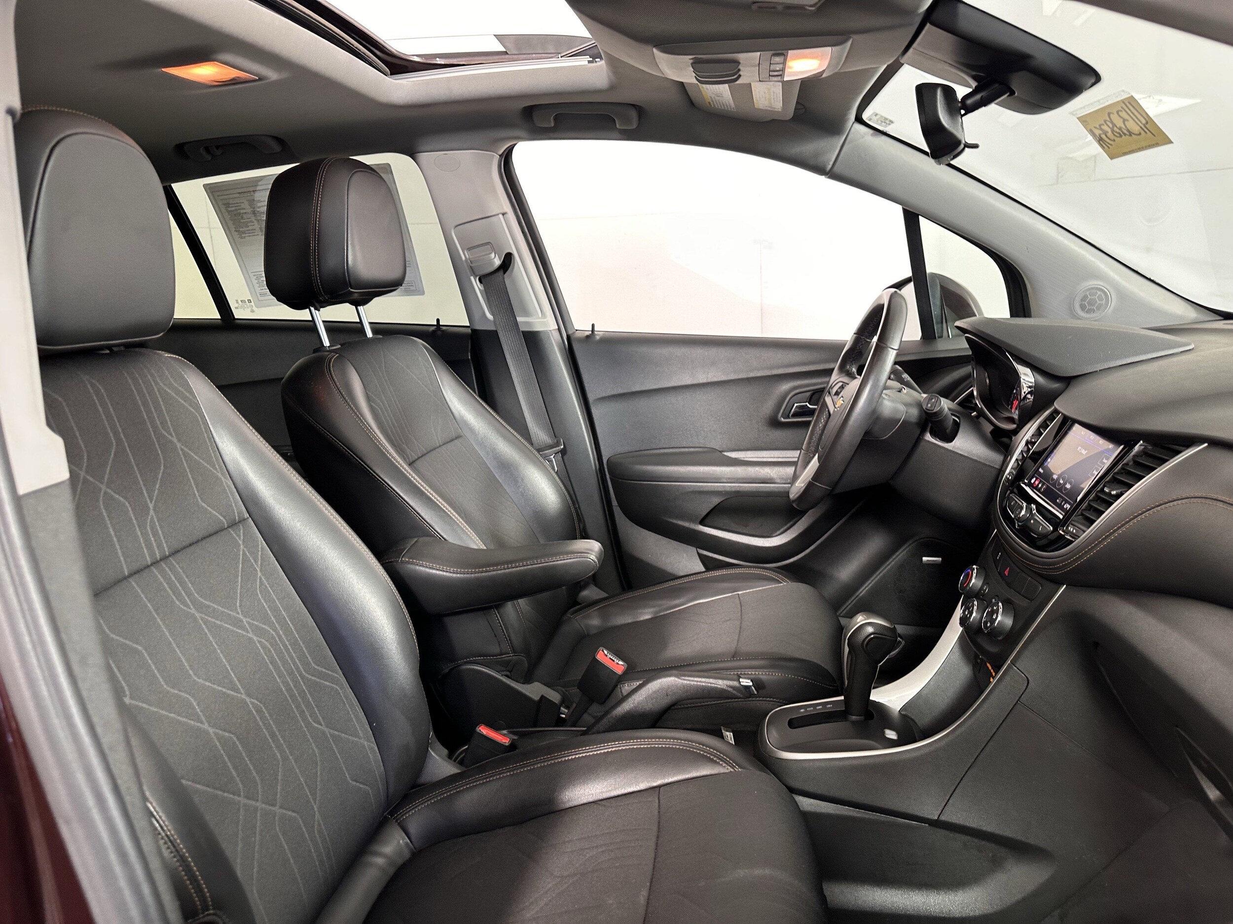 2020 Chevrolet Trax LT photo 3