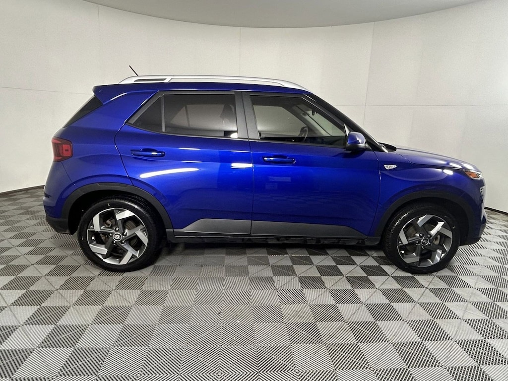 Used 2023 Hyundai Venue SEL IVT SUV