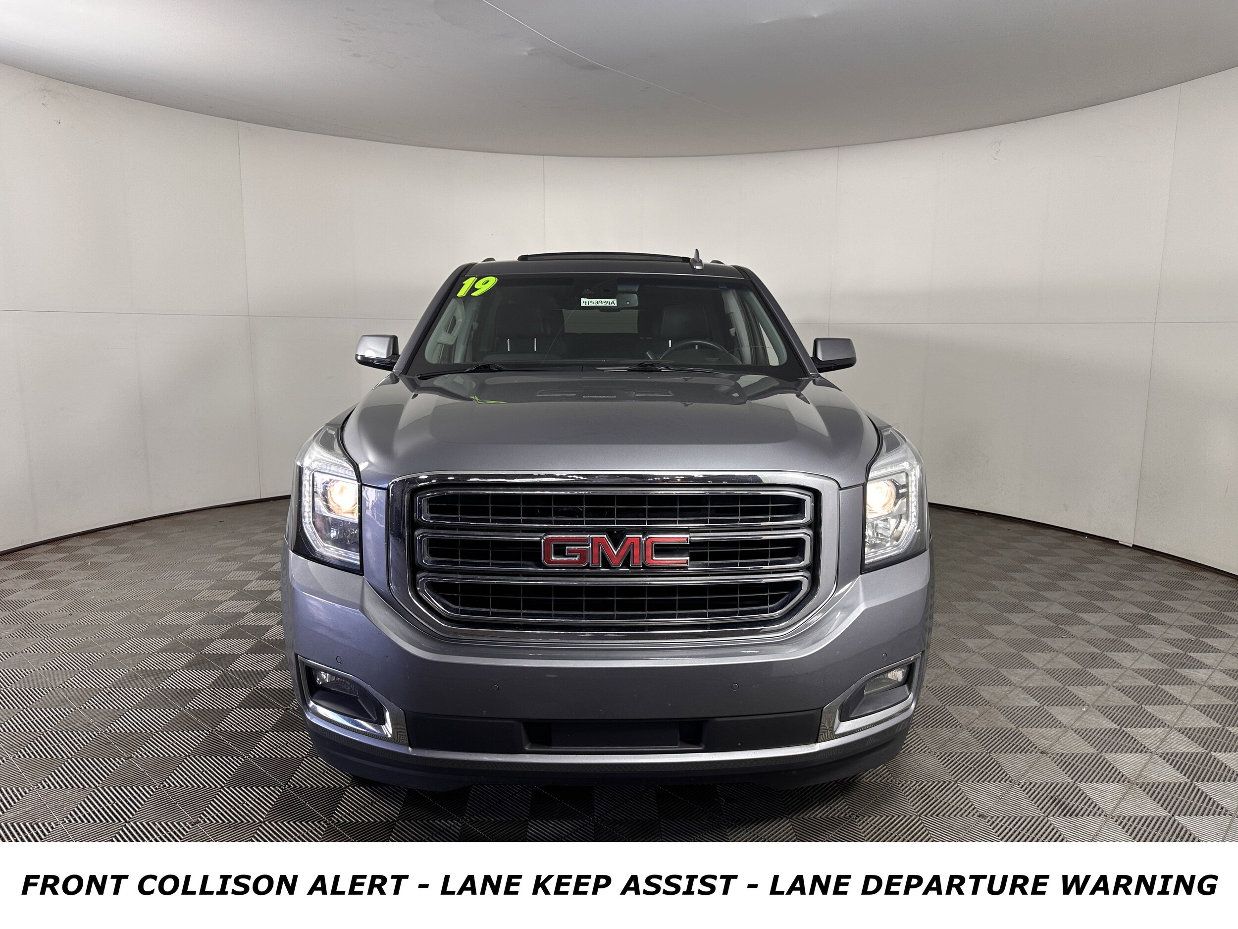 2019 Gmc Yukon XL SLT photo 2