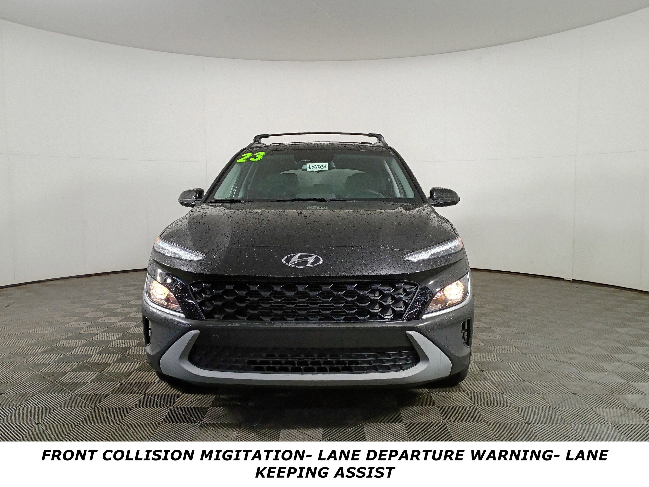 2023 Hyundai Kona SEL photo 2