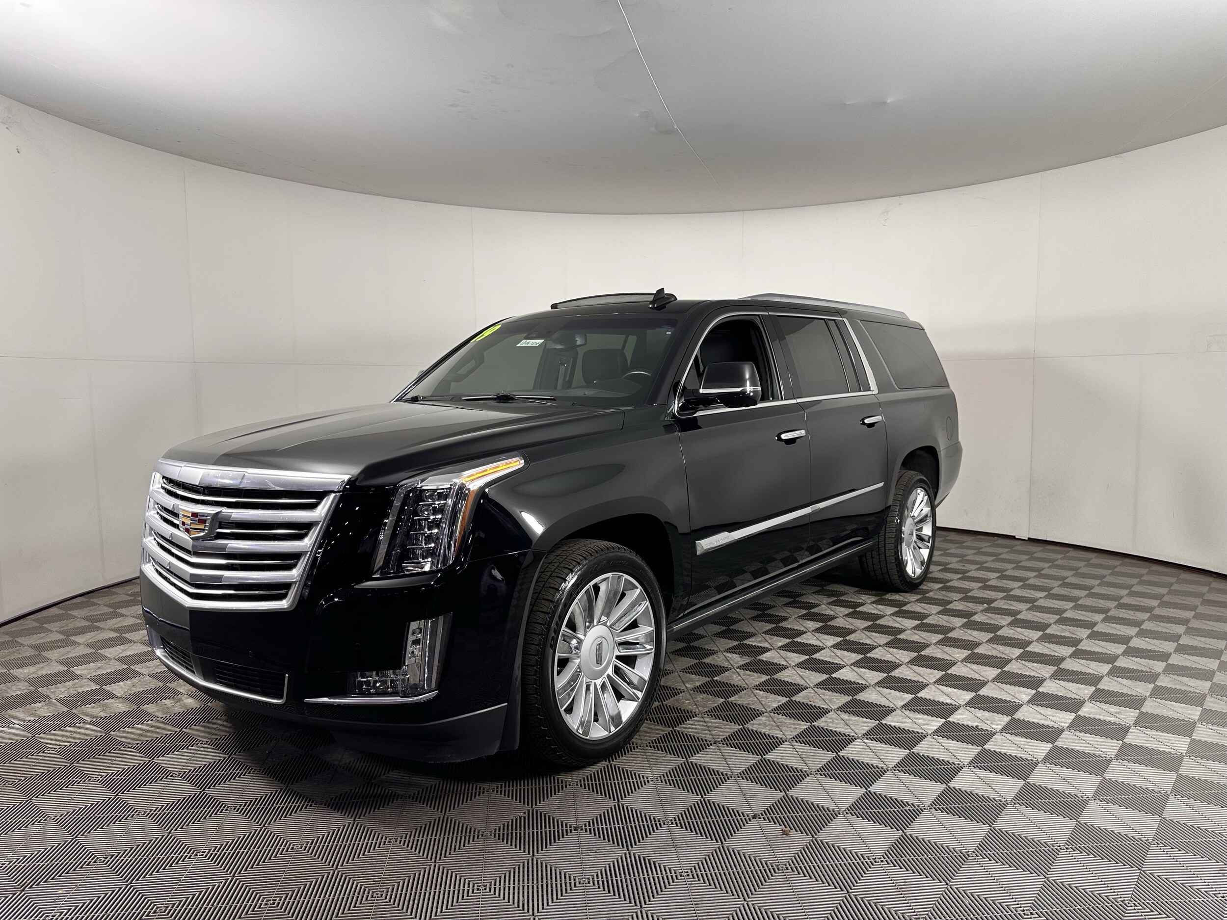 2016 Cadillac Escalade ESV Platinum photo 3