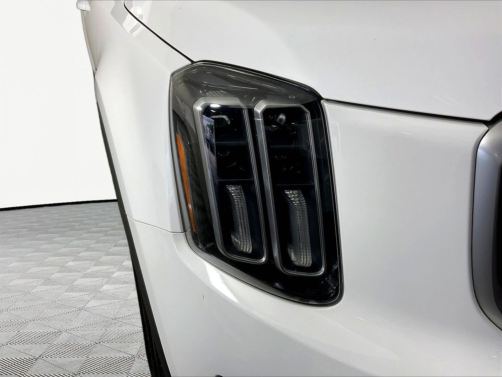 2024 Kia Telluride LX - Photo 35
