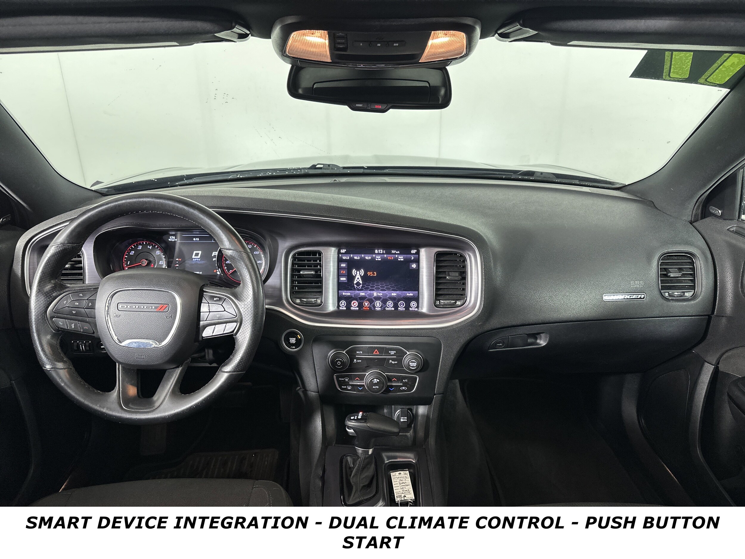 2017 Dodge Charger SXT AWD photo 2
