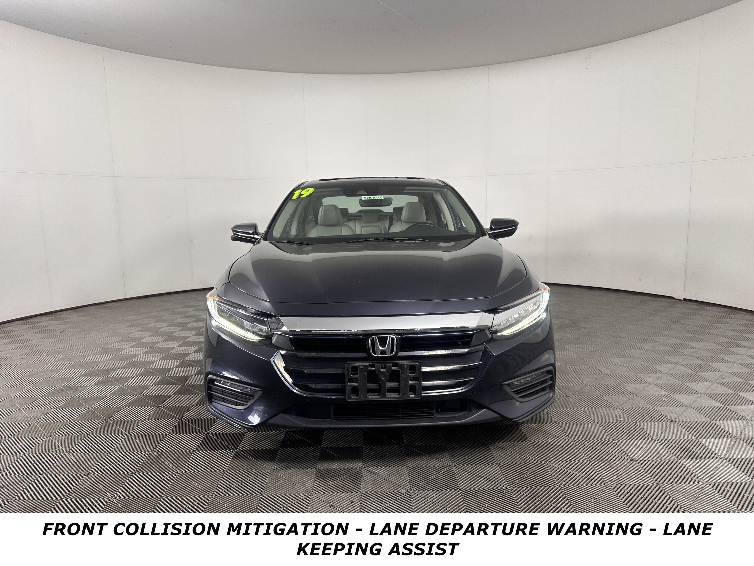 2019 Honda Insight Touring photo 2