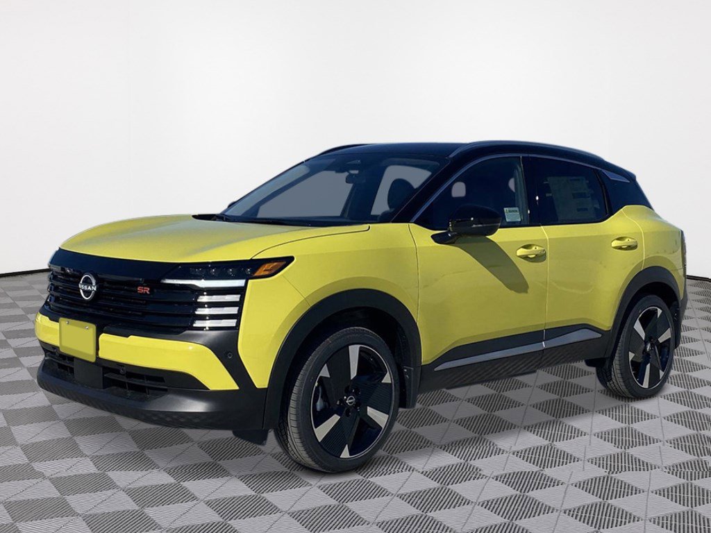 2026 Nissan Kicks SR photo 4