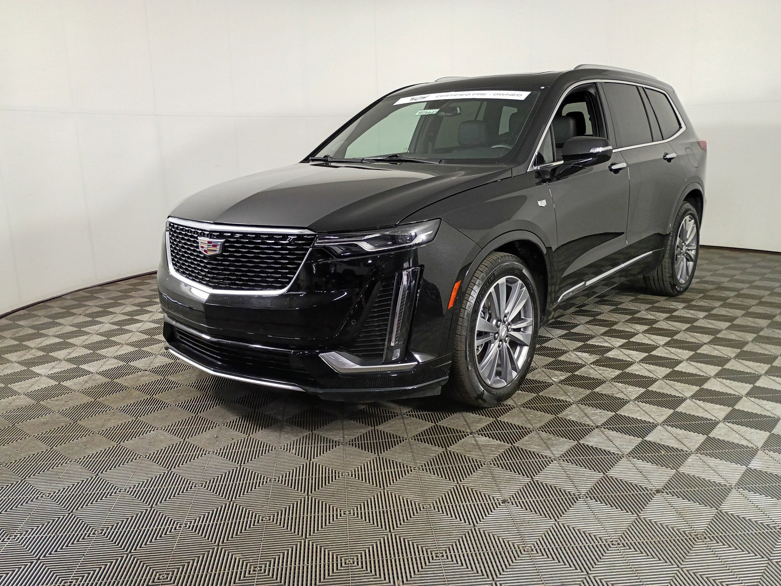 2025 Cadillac XT6 Premium Luxury photo 2