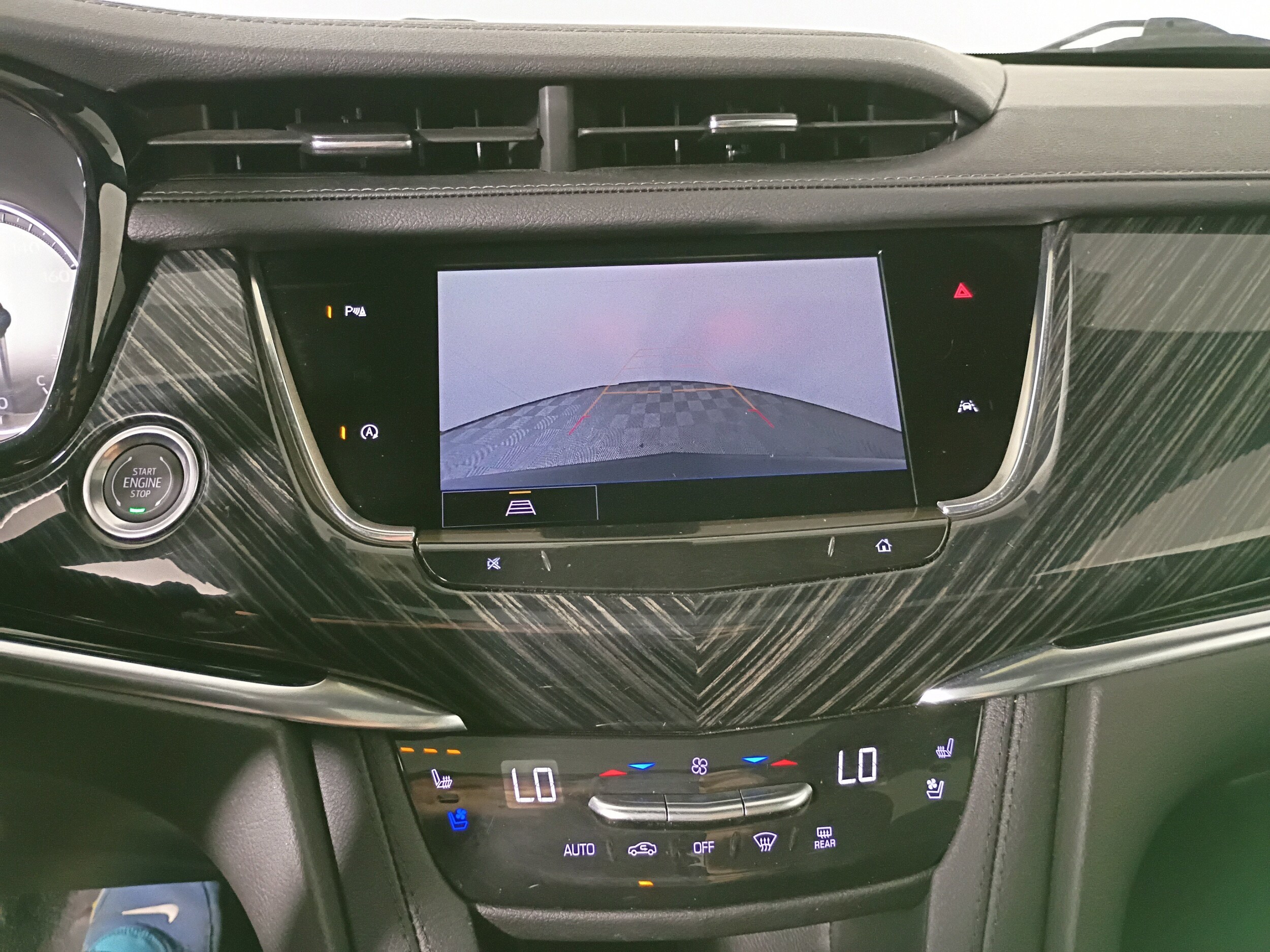2025 Cadillac XT6 Premium Luxury photo 4