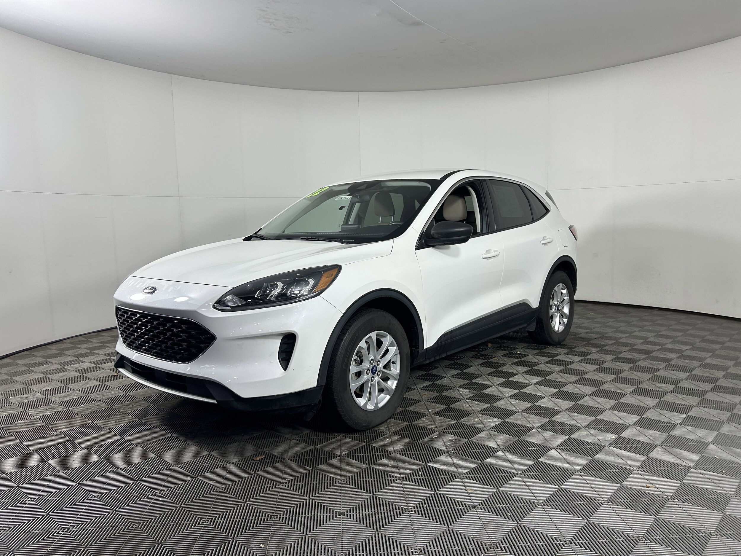 2022 Ford Escape SE photo 3