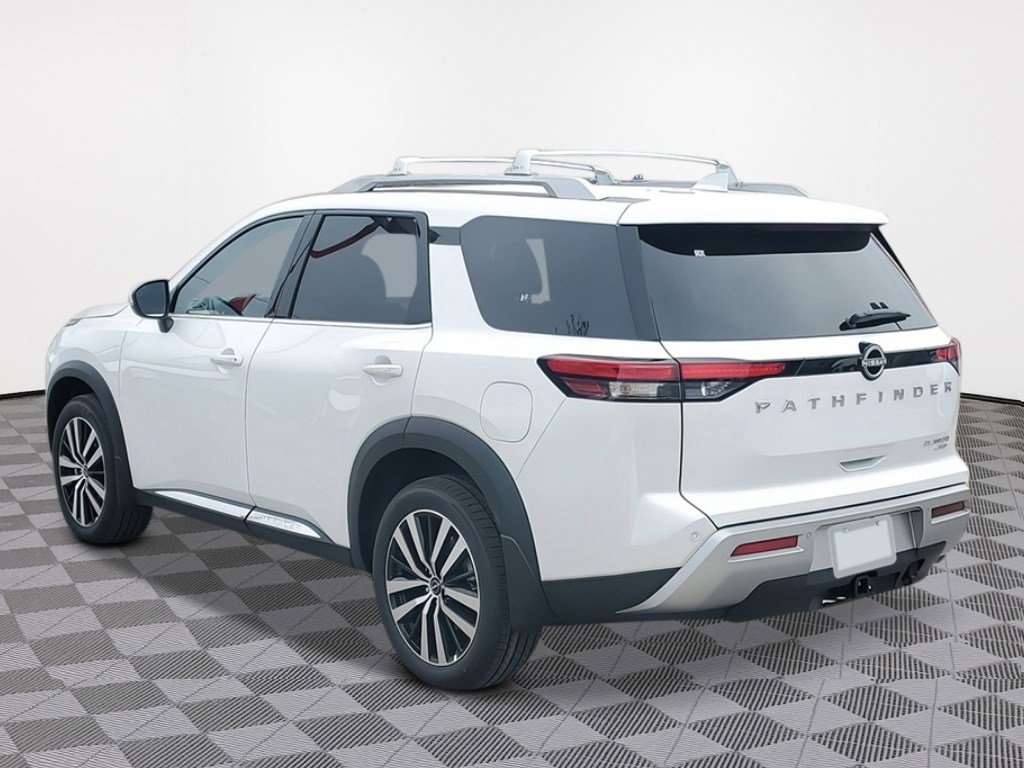2025 Nissan Pathfinder Platinum photo 4