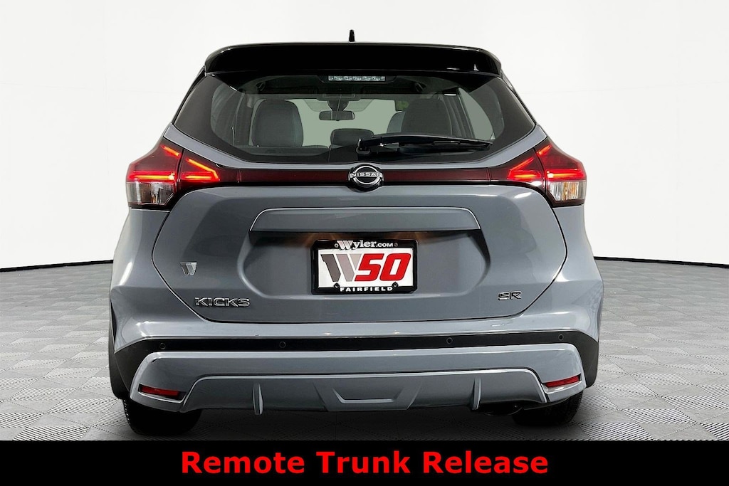 Used 2024 Nissan Kicks SR FWD SUV