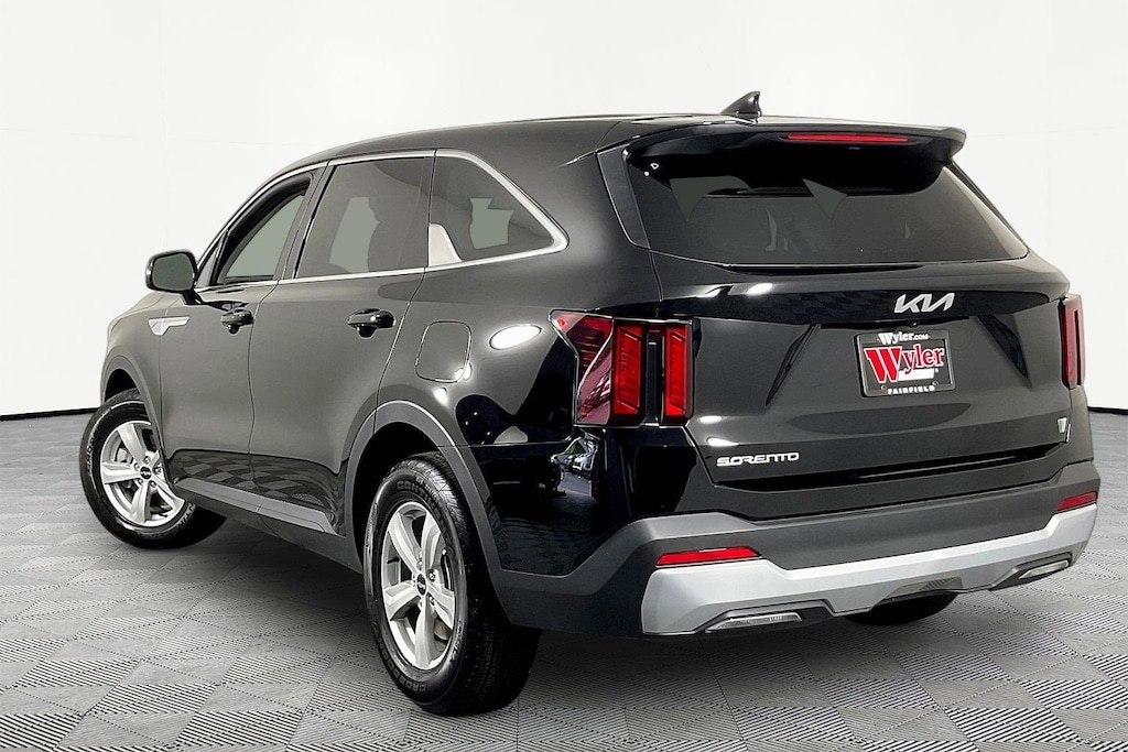 Certified 2026 Kia Sorento LX FWD SUV