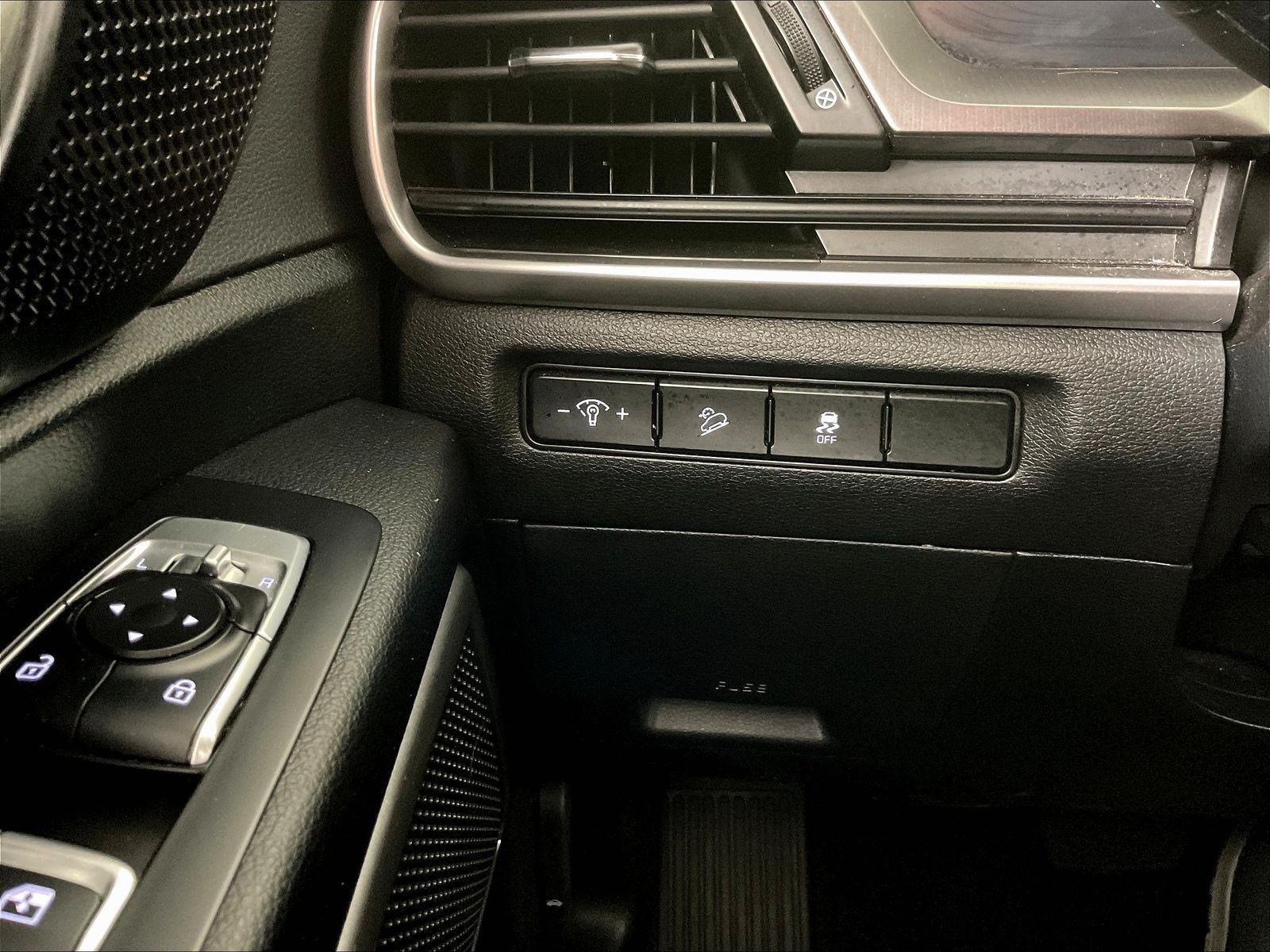 2024 Kia Telluride LX - Photo 18