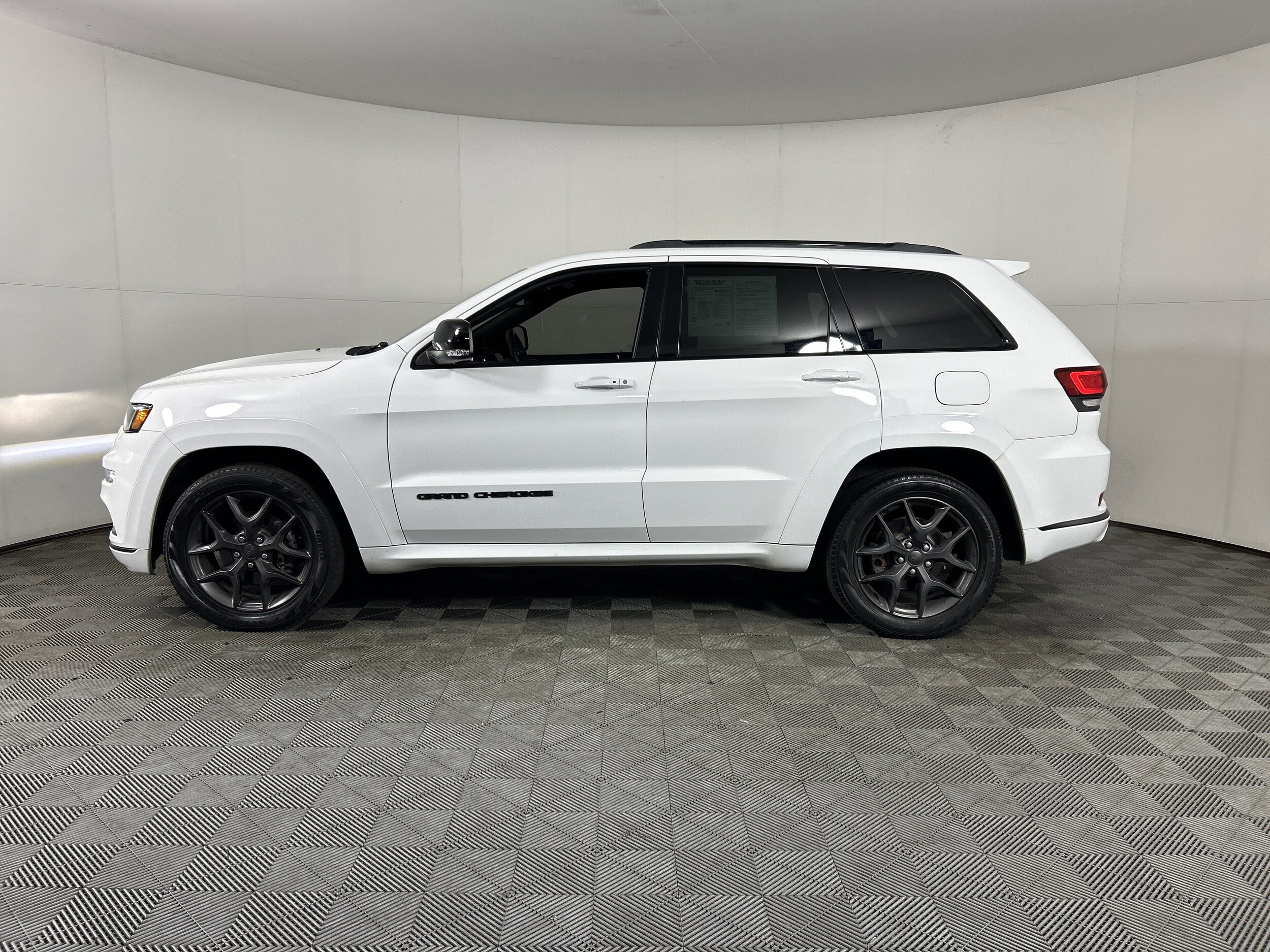 2019 Jeep Grand Cherokee Limited photo 4