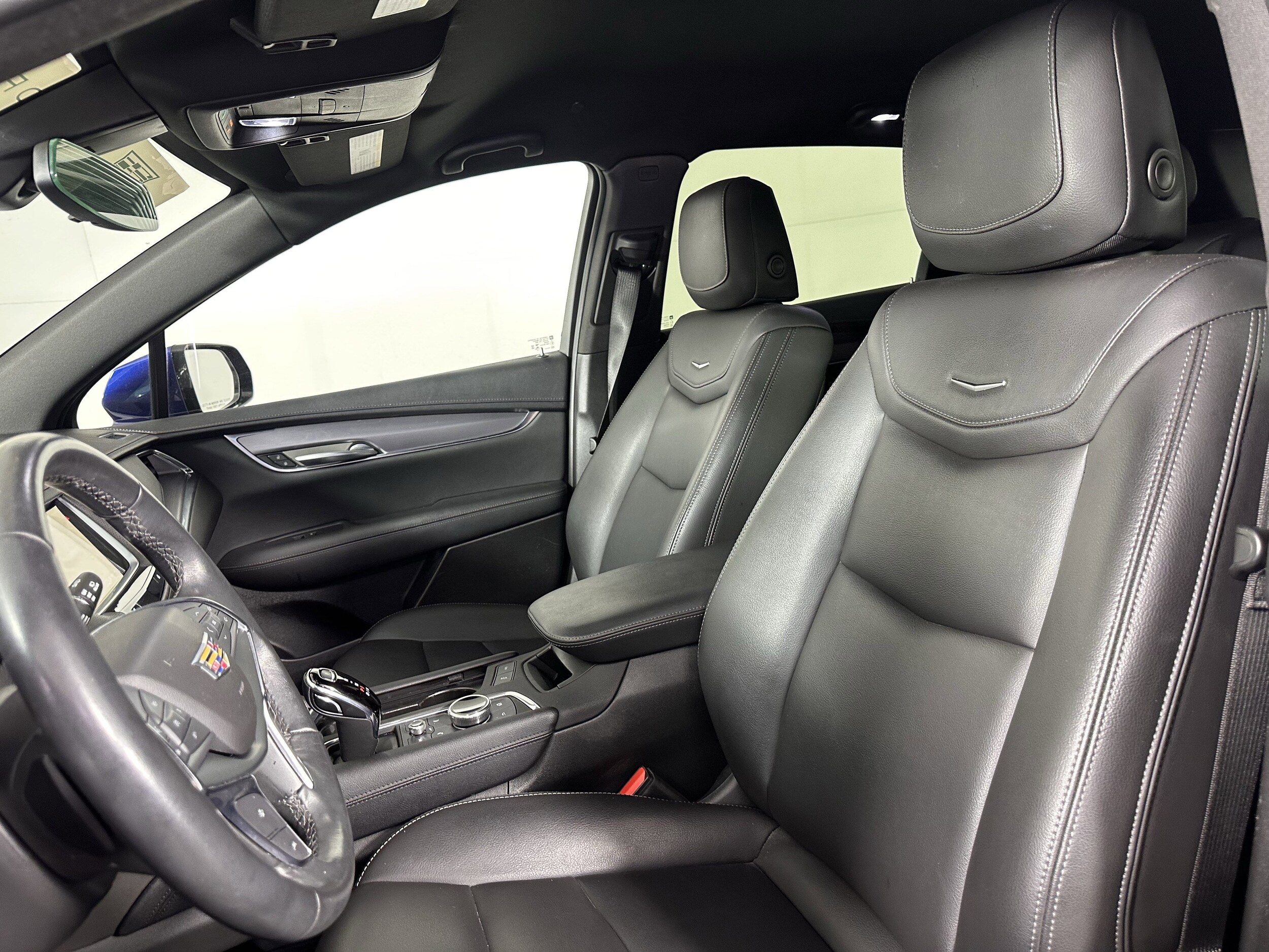 2023 Cadillac XT5 Luxury photo 3
