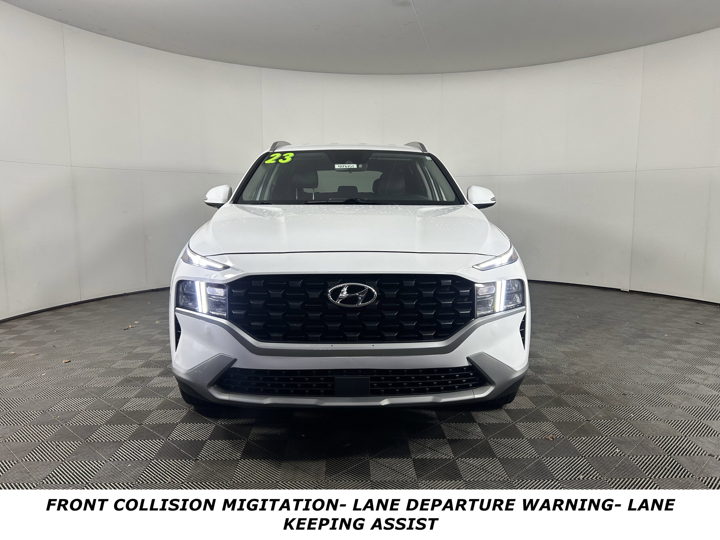2023 Hyundai Santa Fe SEL photo 2