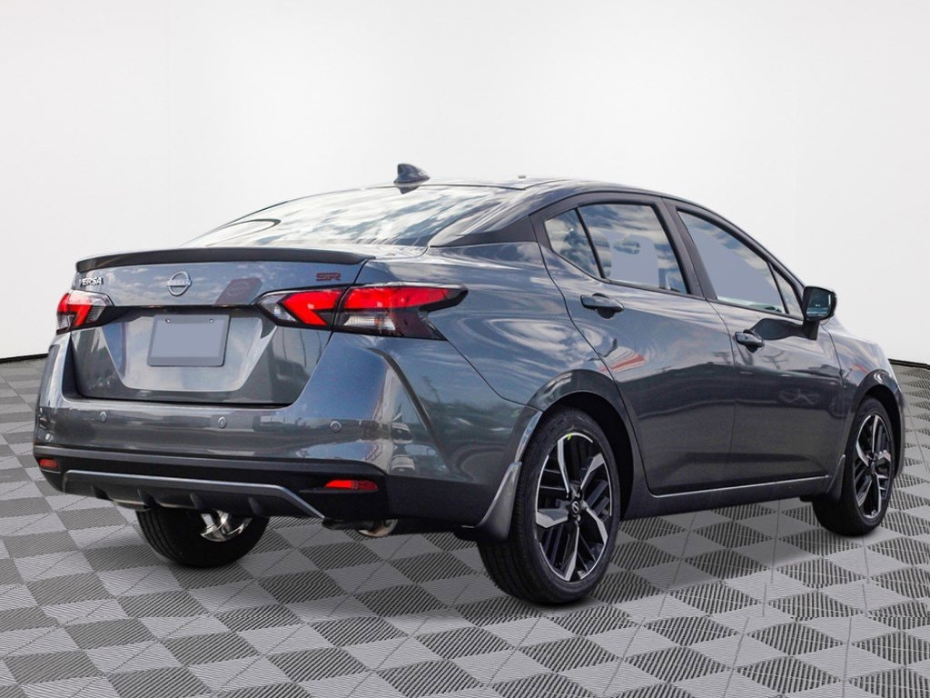 New 2025 Nissan Versa 1.6 SR Sedan