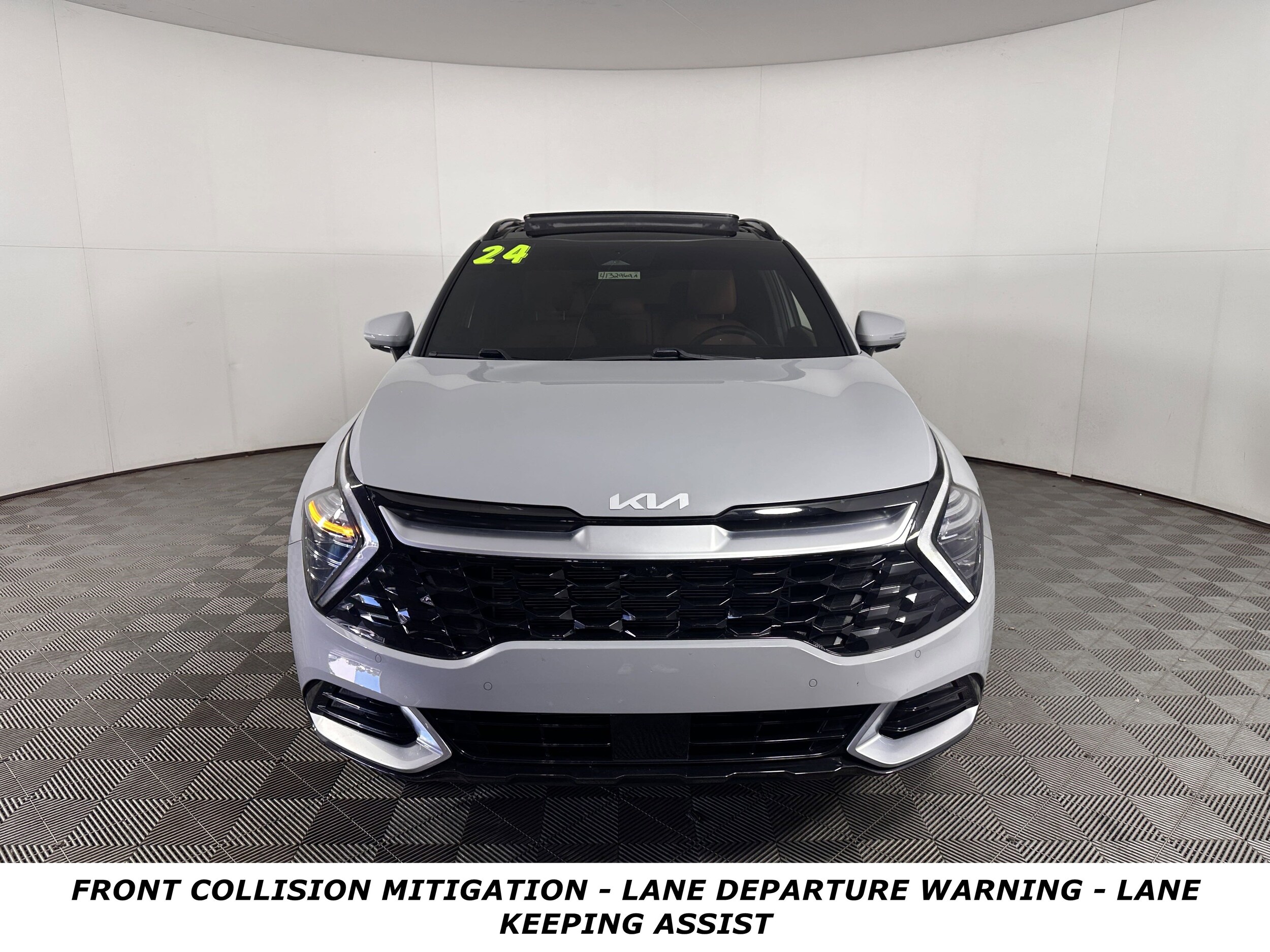 2024 Kia Sportage photo 2
