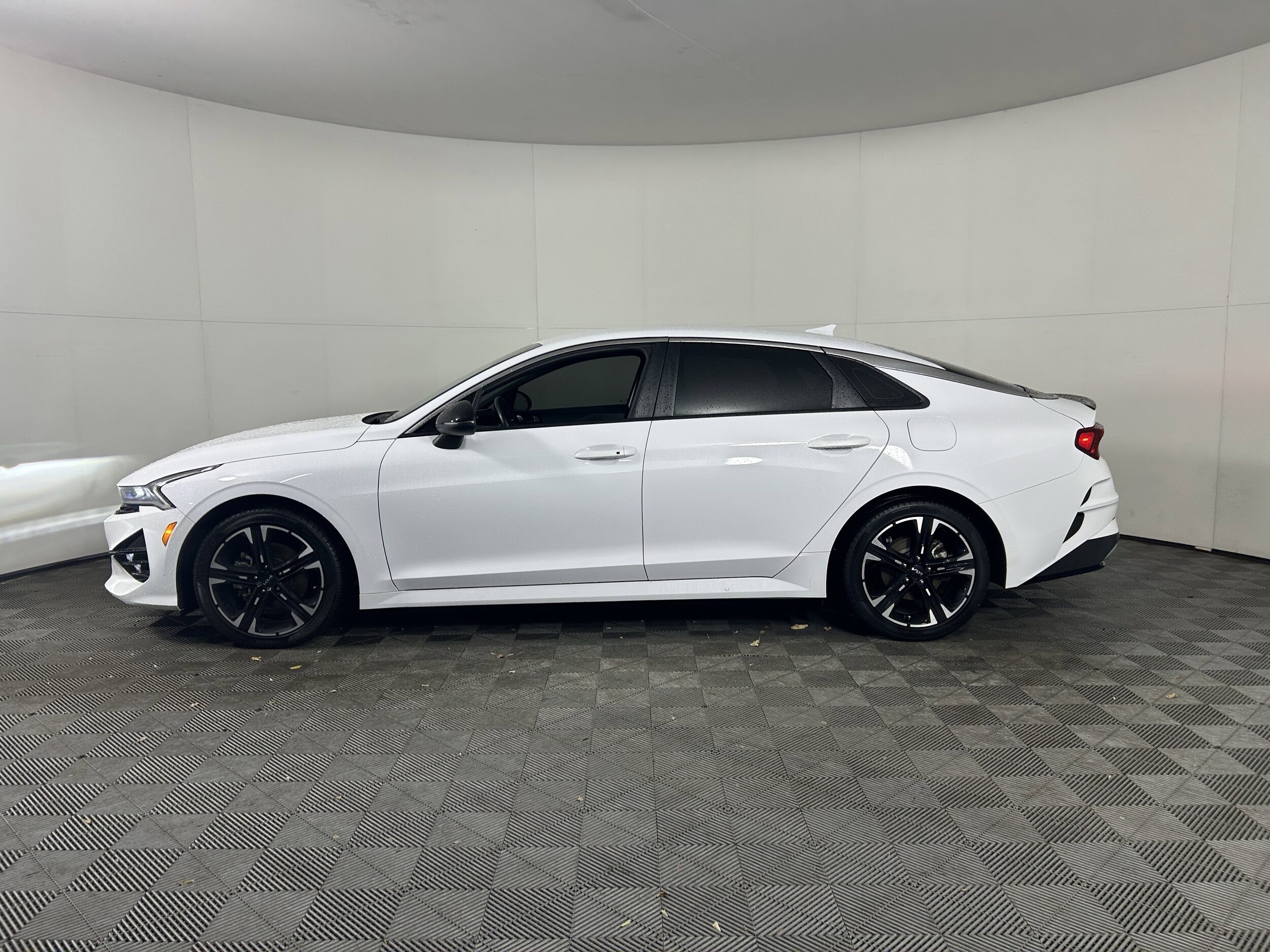 2023 Kia K5 GT-Line photo 3