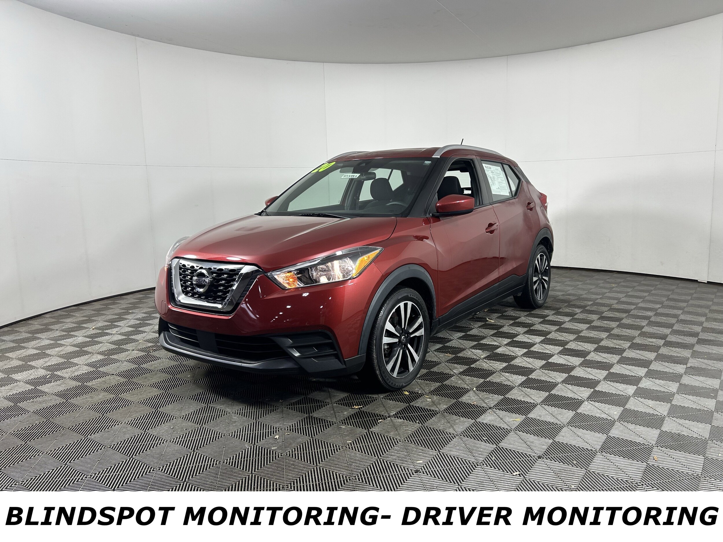 2020 Nissan Kicks SV photo 2